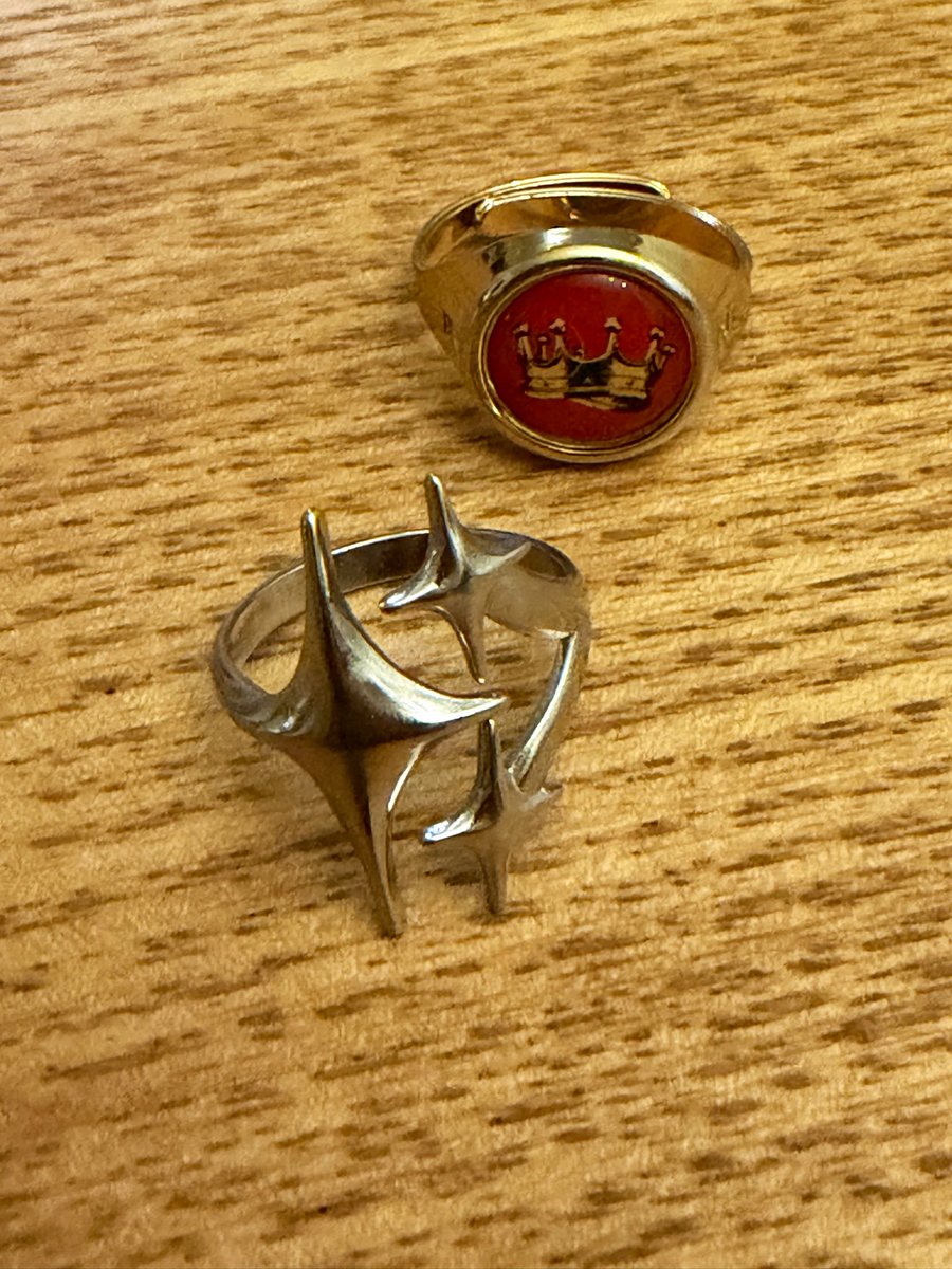 OsJ4MHALuM22982's tweet photo. 今日姪っ子と行ったアクセサリー屋さんで発見した😳

買ってしまったよー😂 https://t.co/oLdmVm2Lnt
