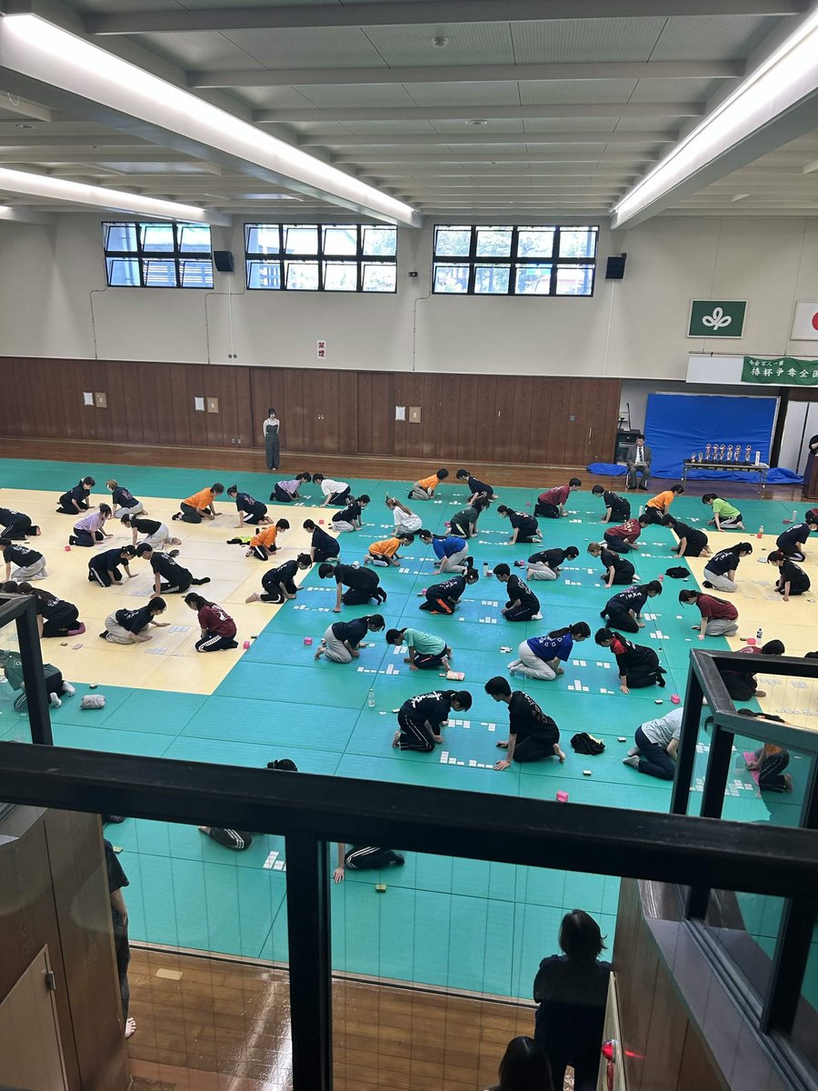 KarutaFrance's tweet photo. The 30th of May, Eloise from France entered her first karuta tournament in Sendai, she got the first place and her first dan, congratulation ! 

数週間前エロイズさんが初めて大会に出て、第９０回椿杯争奪全国競技かるた大会のＥ級優勝を取ってＤ級になりました。おめでとうございます! https://t.co/pXSJfiLxWA
