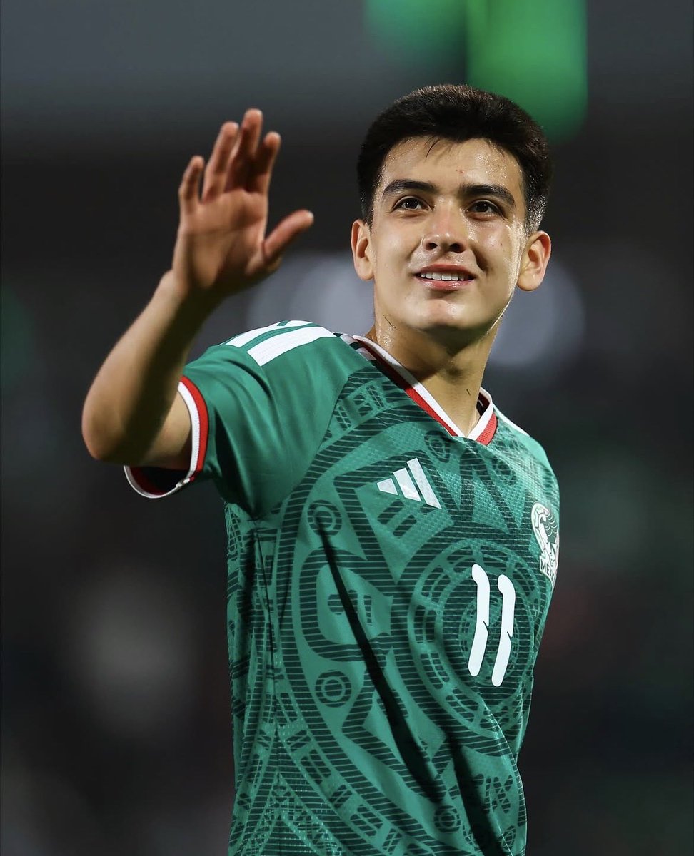 LFCTransferRoom's tweet photo. 🚨🇲🇽 𝗡𝗘𝗪 - @aztecapuebla: Liverpool have offered €20m for Gilberto Mora. Arsenal have offered €25m. 

There are still few weeks to go before we know the fate of the player. https://t.co/wWpLKEDUS6