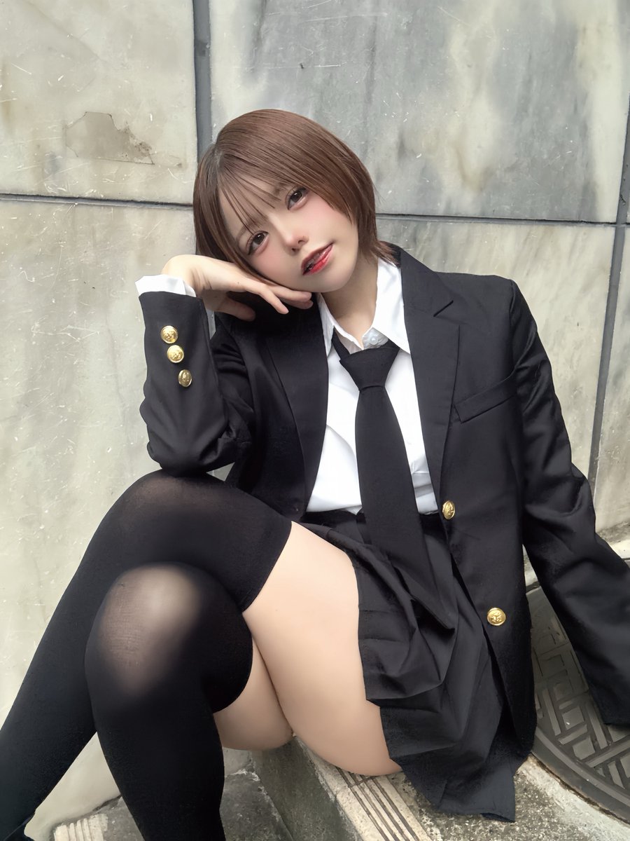 ranaqura_amino's tweet photo. ショートカット×ニーハイソックス
どうなの？ https://t.co/26qDF82tgD