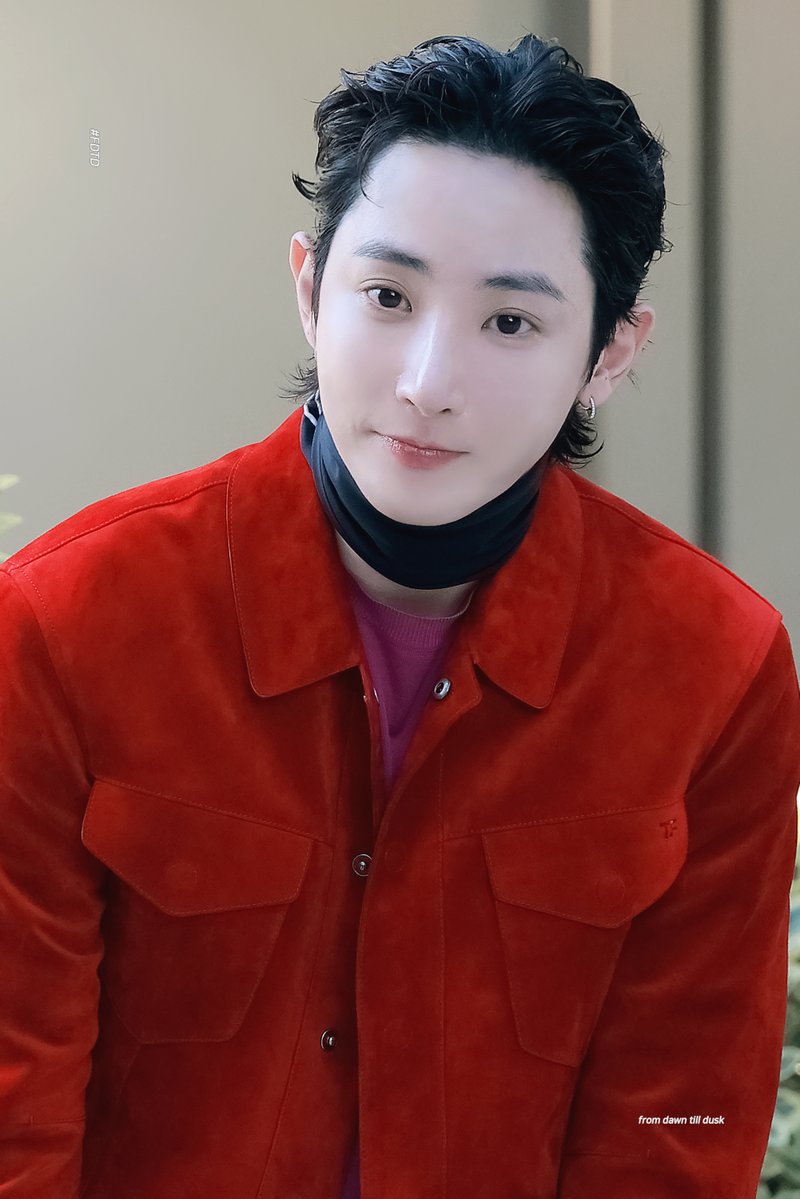 FDTD__'s tweet photo. 260624 TOMFORD     

#이수혁 #leesoohyuk #イスヒョク #李洙赫 https://t.co/kEh9EF21ux