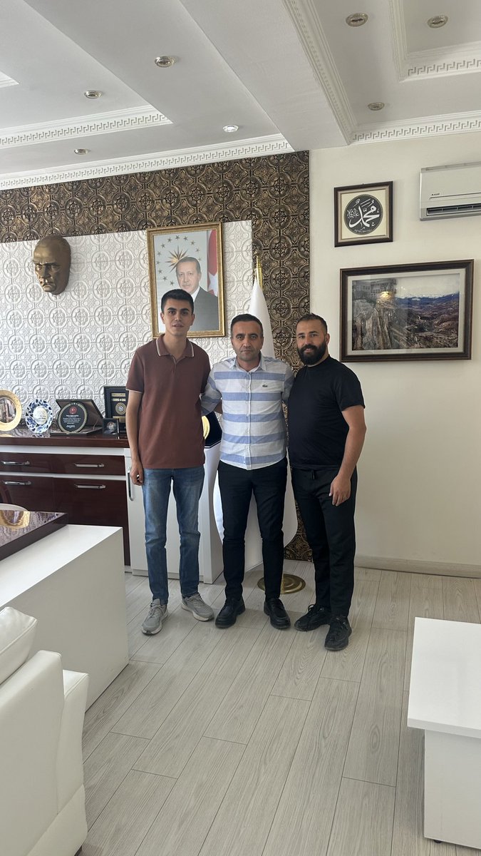 slckozcn1's tweet photo. Samimiyeti ve dava adamlığıyla gönlümüzde apayrı bir yeri olan, Akçadağ Belediye Başkanımız @hasanulutasbb  makamında ziyaret ettik. https://t.co/9F9ZvDf8hz