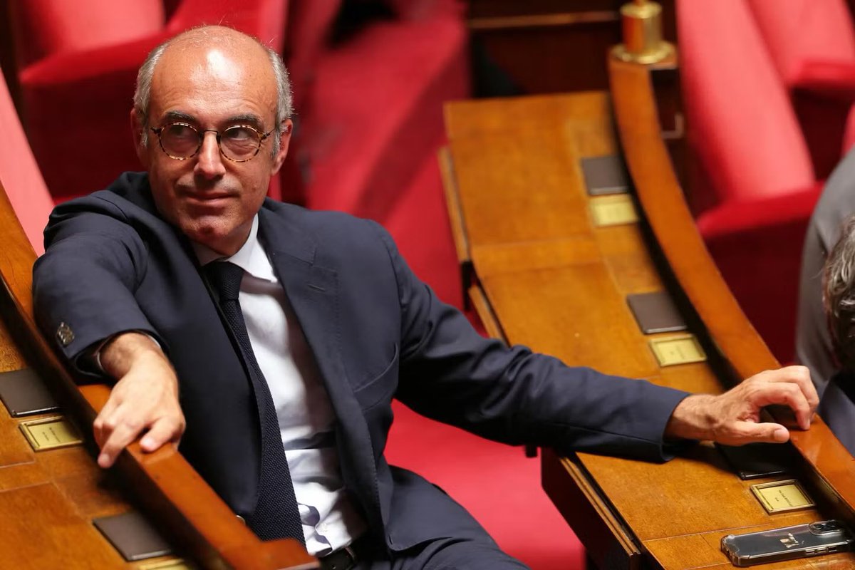 CharlesPrats's tweet photo. ✝️ Il y a un an, Olivier Marleix nous quittait. Je n’oublie pas le soutien sans faille qu’il m’avait publiquement apporté face à la chasse aux sorcières me visant. Votre souvenir reste, Monsieur le Président Marleix 🙏🏻 https://t.co/Sn9Ews2oGh