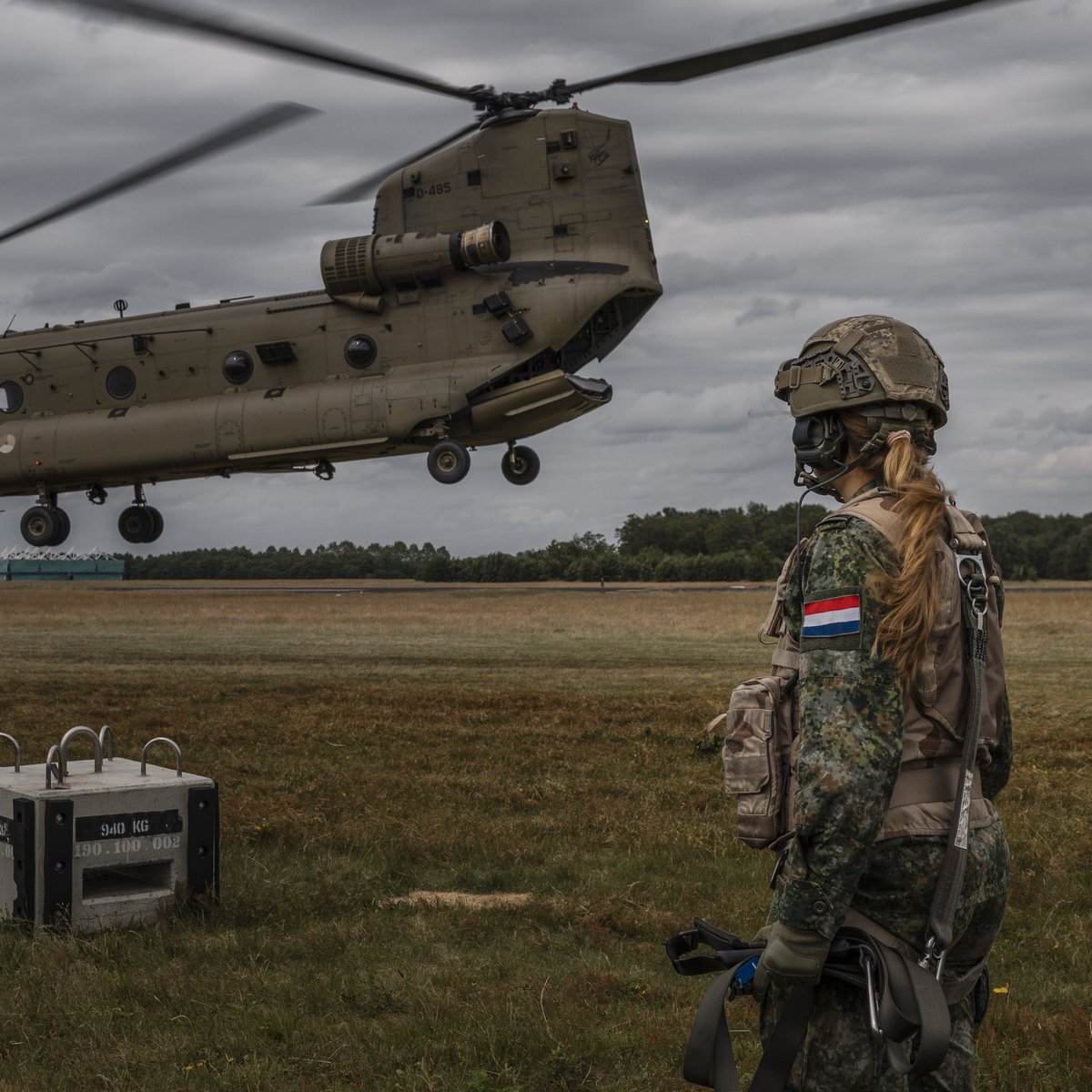 DefensieStas's tweet photo. Een mooie mijlpaal: prinses Amalia heeft haar periode als militair werkstudent bij de Koninklijke Luchtmacht afgerond.

Ik wens haar veel succes met het vervolg van haar Defensity College-programma bij de Koninklijke Marine. https://t.co/Ejgh2FBsNx