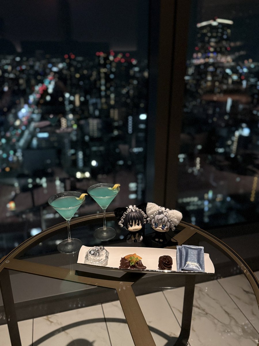 nyagimero's tweet photo. 📍PEAKS / ザ・ゲートホテル大阪 (心斎橋)
 
チョコレート盛り合わせ꒷꒦♥꒷
美味しかったし可愛かったჱ̒՞ ̳_ .̫ _ ̳՞꒱ᢉ𐭩 ᩚ
 
猫耳借りたら似合いすぎてあかんかった
それと噂のお揃い戦闘服ね😼✨️ https://t.co/B8GmjhLmDQ