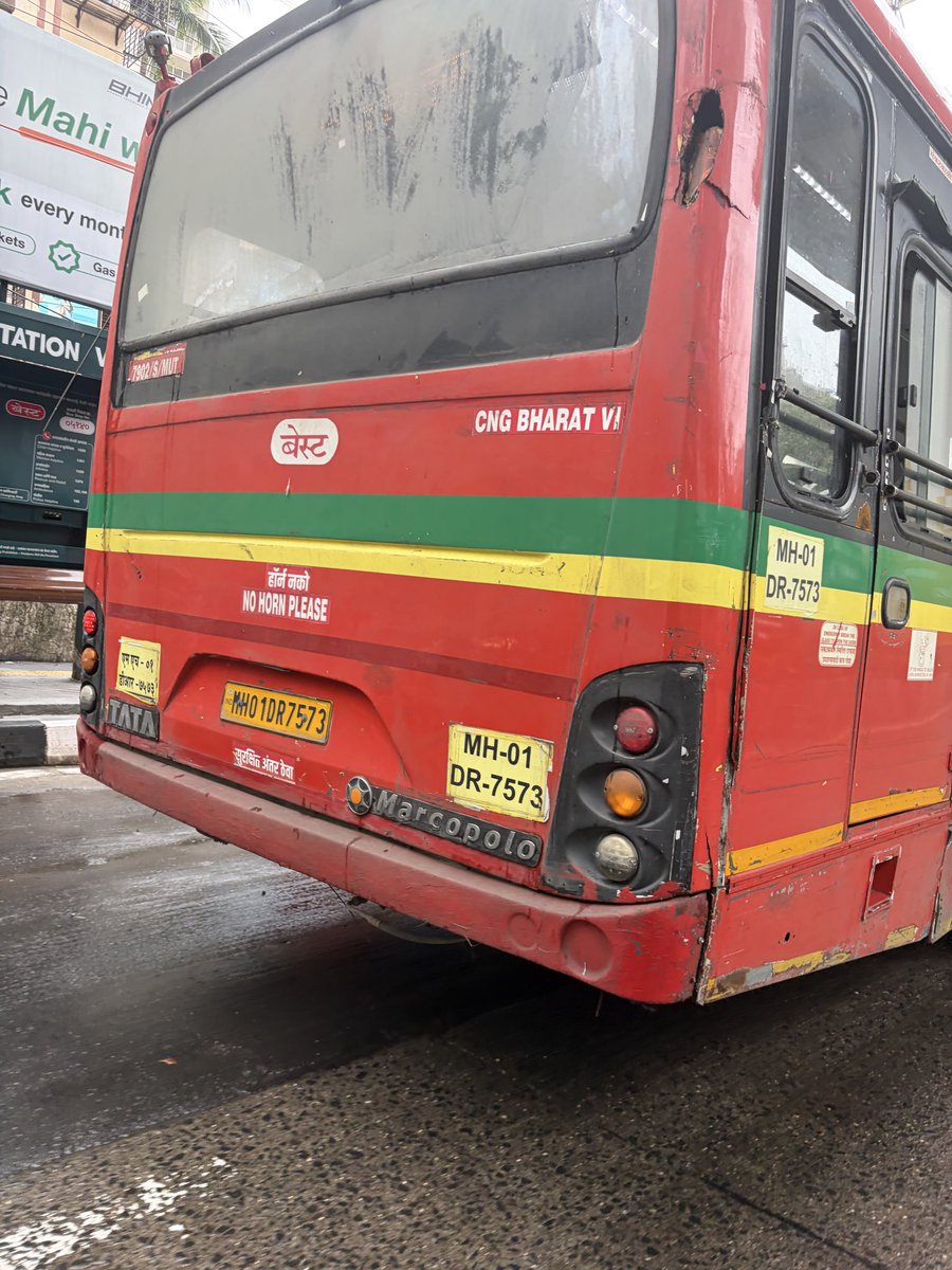 0releaseclause's tweet photo. Hello @mybmc @myBESTBus and @MTPHereToHelp this gentleman was speeding and broke a green light this morning at Santacruz West. Please let me know what can be done with bus drivers like this? They have no regard for rules and the safety of others on the road. https://t.co/ksolcal1vT