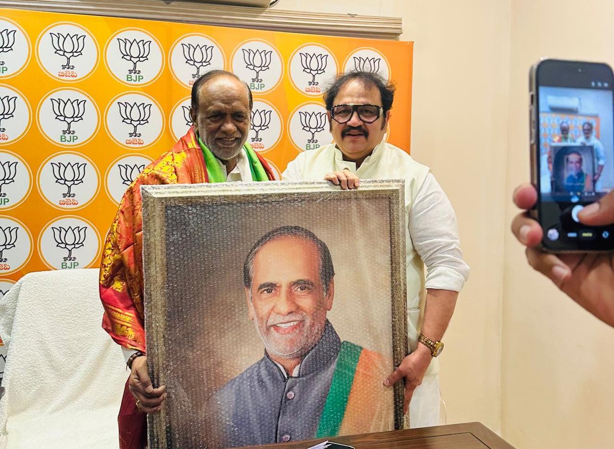 RahmathVoice's tweet photo. Long Live Dr Lakshman ji MP @BJPMinMorcha @BJP4Telangana @narendramodi @AmitShah @drlaxmanbjp @JamalSiddiqui_ @immuneer @syedibrahimbabl @BJP4India https://t.co/sYQvyOSW9U