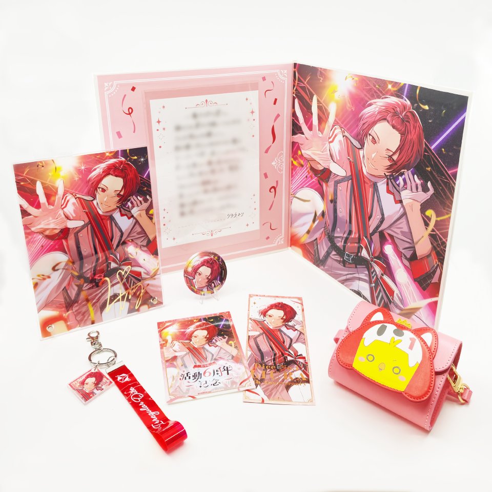VOISING_Shop's tweet photo. 🎲#いれいす グッズ現物のご紹介②🎲

りうら活動6周年を記念した特別なアイテムをご紹介♪
一緒にりうらの活動6周年をお祝いしましょう✨

🛒ご購入はこちら
https://t.co/pUVZSoJ8ie https://t.co/Xx0hS5e8FY