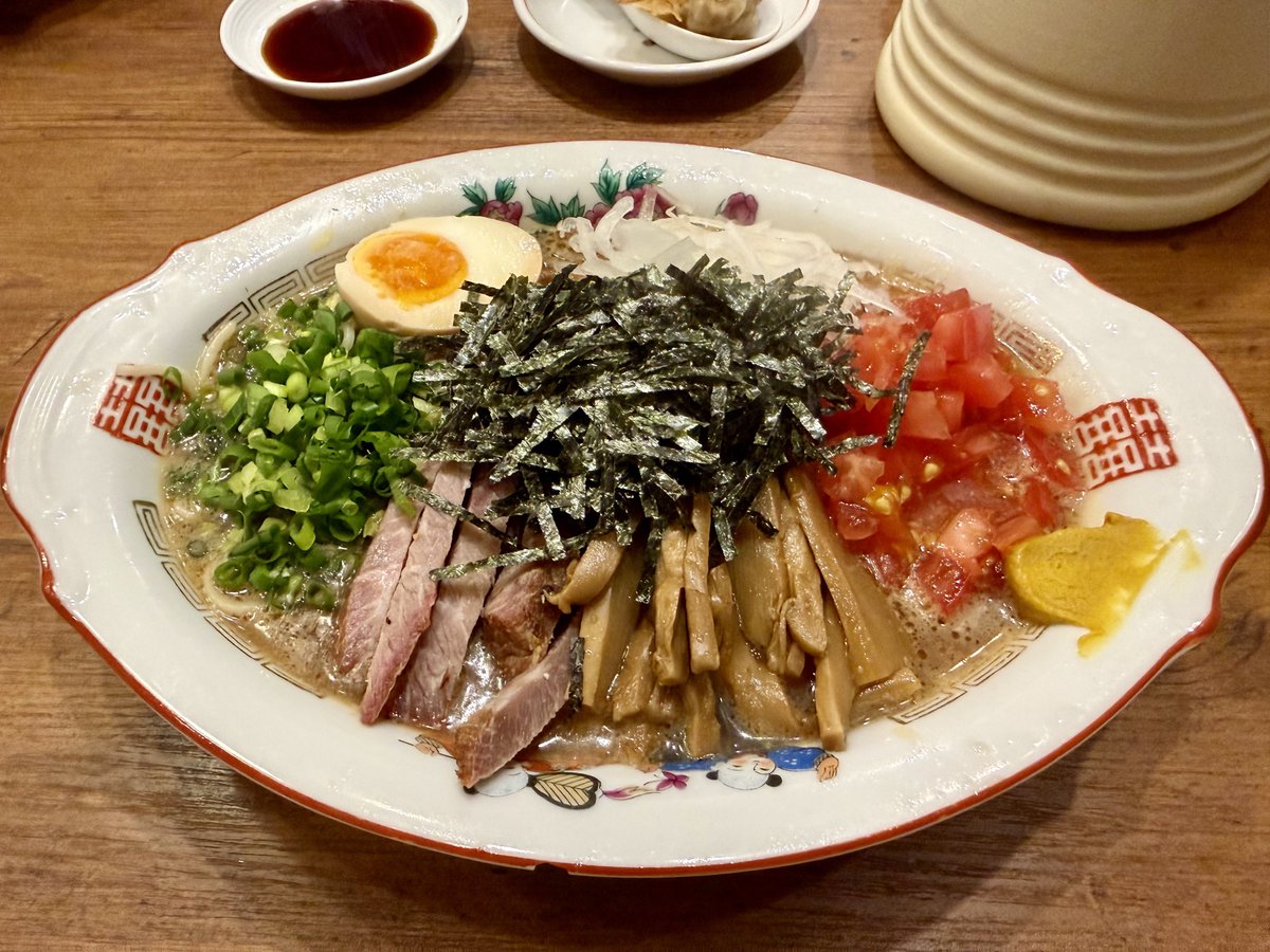 umaumen's tweet photo. 支那ソバ おさだ さん
冷やし中華
麺　大盛
焼雲呑 https://t.co/47j6FPCBlT