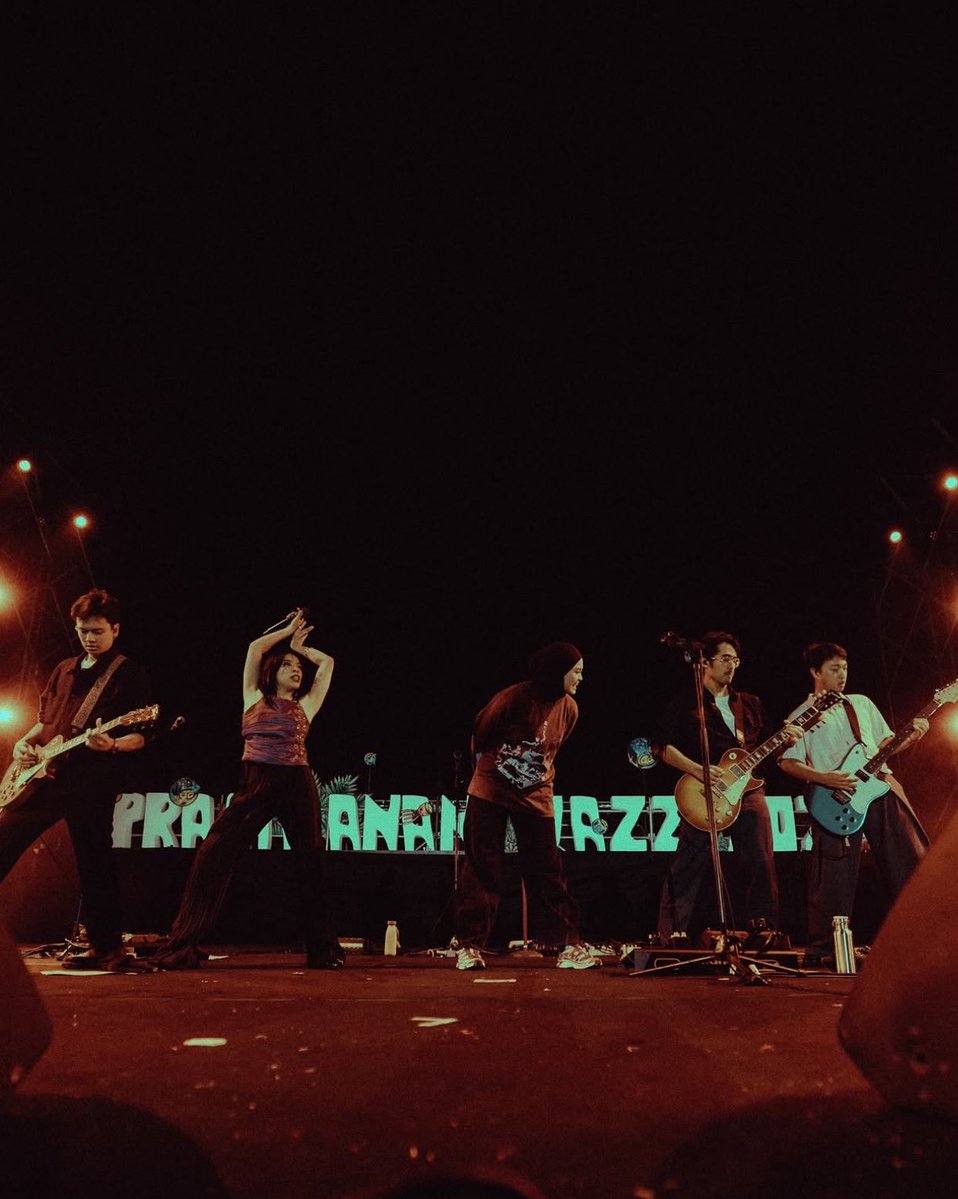 adanca_'s tweet photo. Day 1 - Prambanan Jazz Festival 2026 💫
cr. (ig) salmasalsabil12
#salmasalsabil https://t.co/XI2TCAeoEg