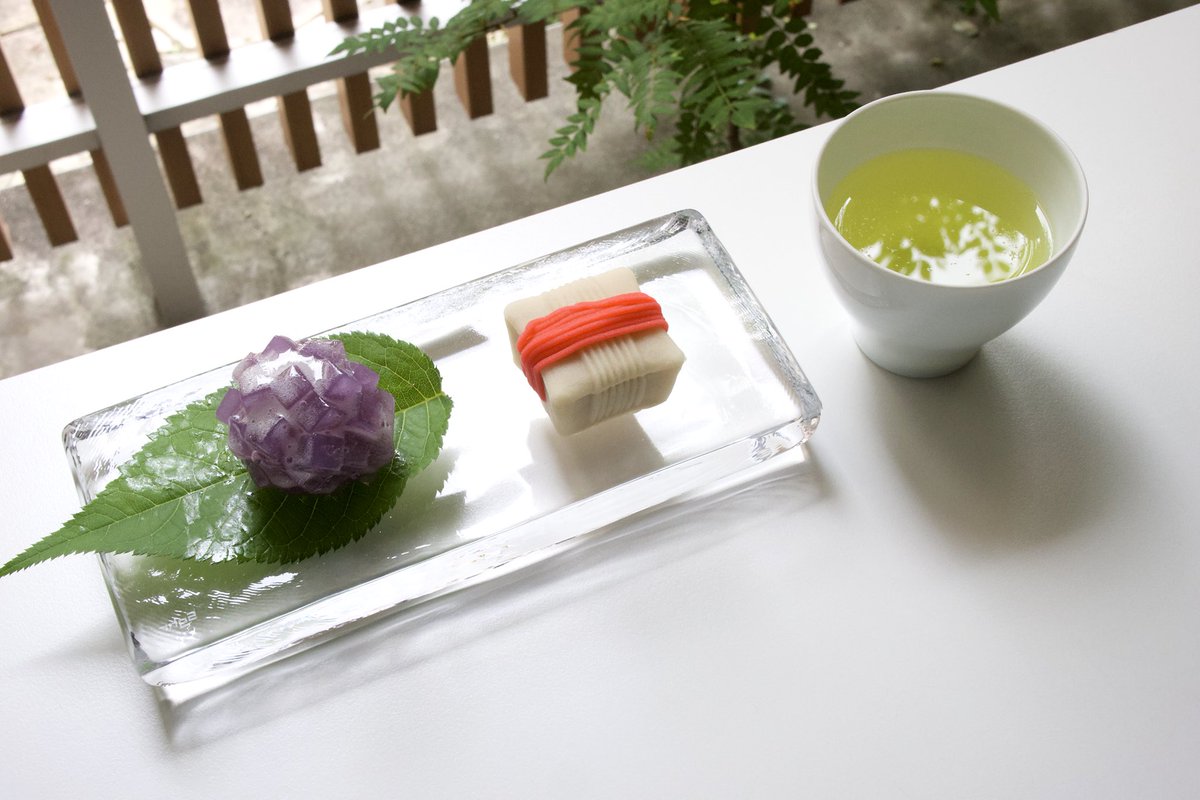 chabankyougen's tweet photo. 神保町で本屋を見て、「御菓子処 さゝま」さんで生菓子「七夕」「紫陽花」を購入し自家製煎茶で一服しました。昔より季節のイベントを楽しむようになり、非常に良い事だと感じています。大変美味しいお菓子でした。最中も買いました😋

本日もお疲れ様でした。 https://t.co/wzlmxBLA9P