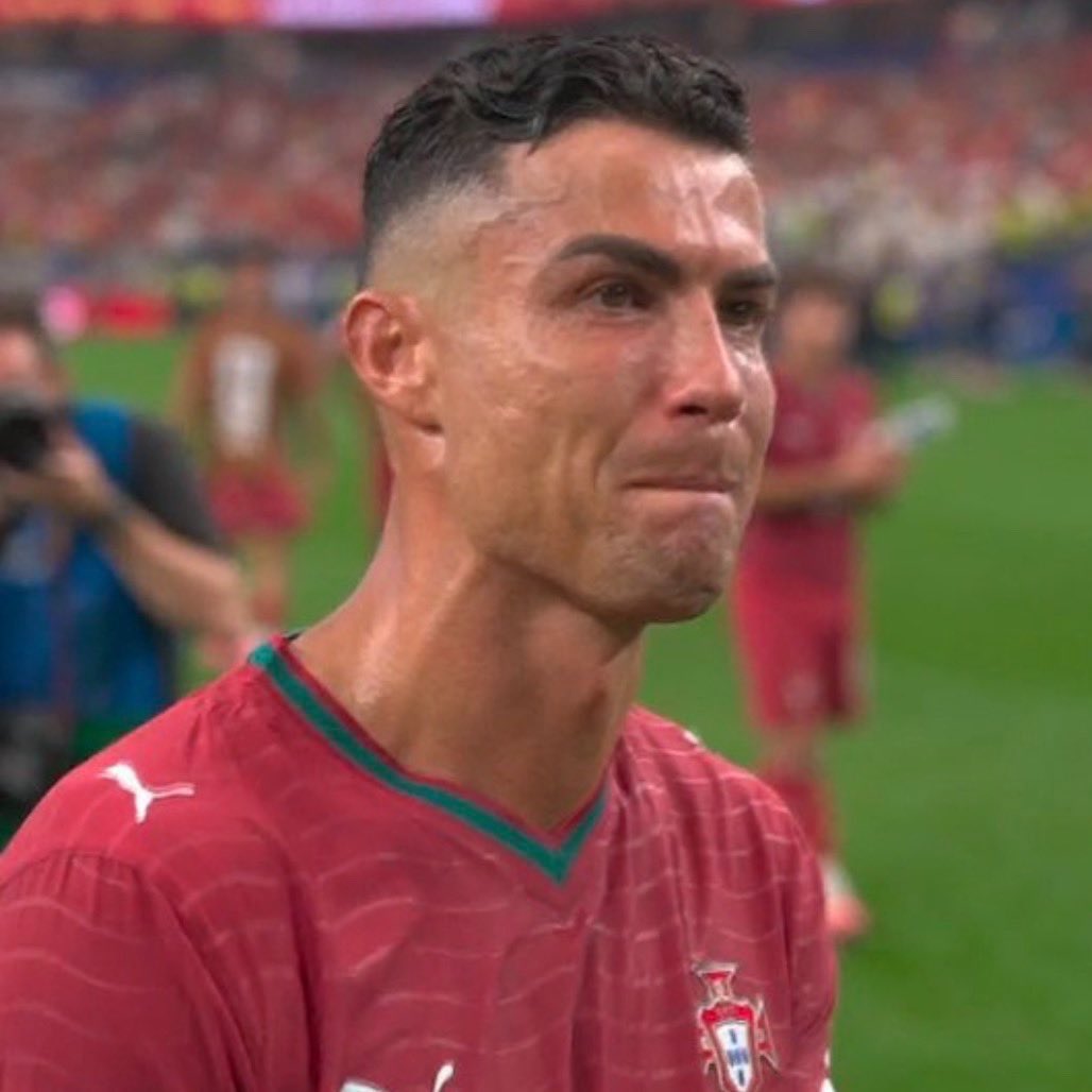 Benchednation's tweet photo. No player has lost more World Cup games than Cristiano Ronaldo (8) https://t.co/Xw33XjrjB3