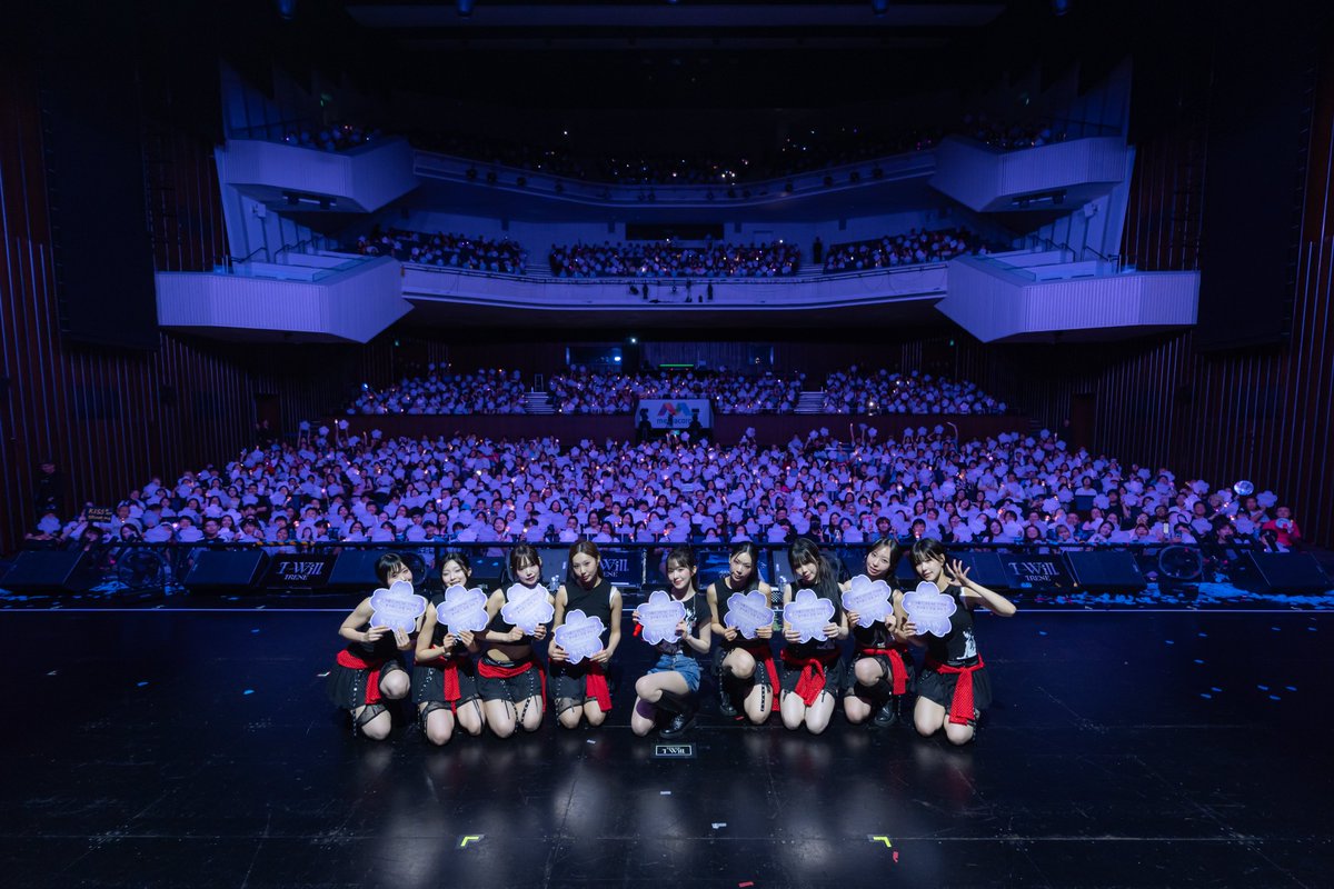 friedrice_live's tweet photo. The 𝐒𝐮𝐦𝐦𝐞𝐫 𝐑𝐚𝐢𝐧 in Singapore with IRENE that ReVeluv will never forget ⋆｡°•☁︎☂︎

#IRENE #아이린
#RedVelvet #레드벨벳
#IRENE_IWILL #IRENE_ASIA_TOUR
#FriedRiceEnt https://t.co/2yOkEXa1KI