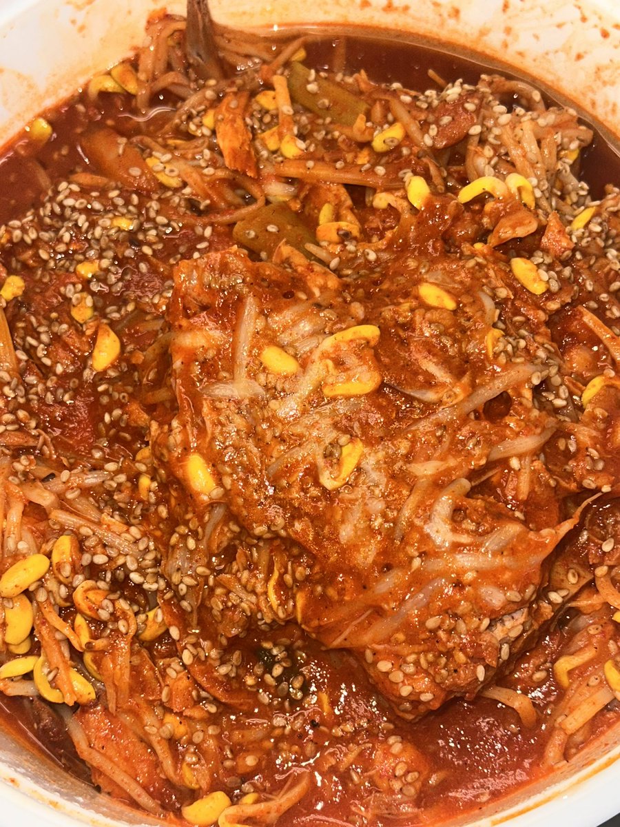 wonseobii's tweet photo. 며칠전부터 누가 뼈찜먹으라고 귀에속삭이는거 무시하고살다가 오늘 먹음 콩나물이진짜 https://t.co/9JYXF5j3wc
