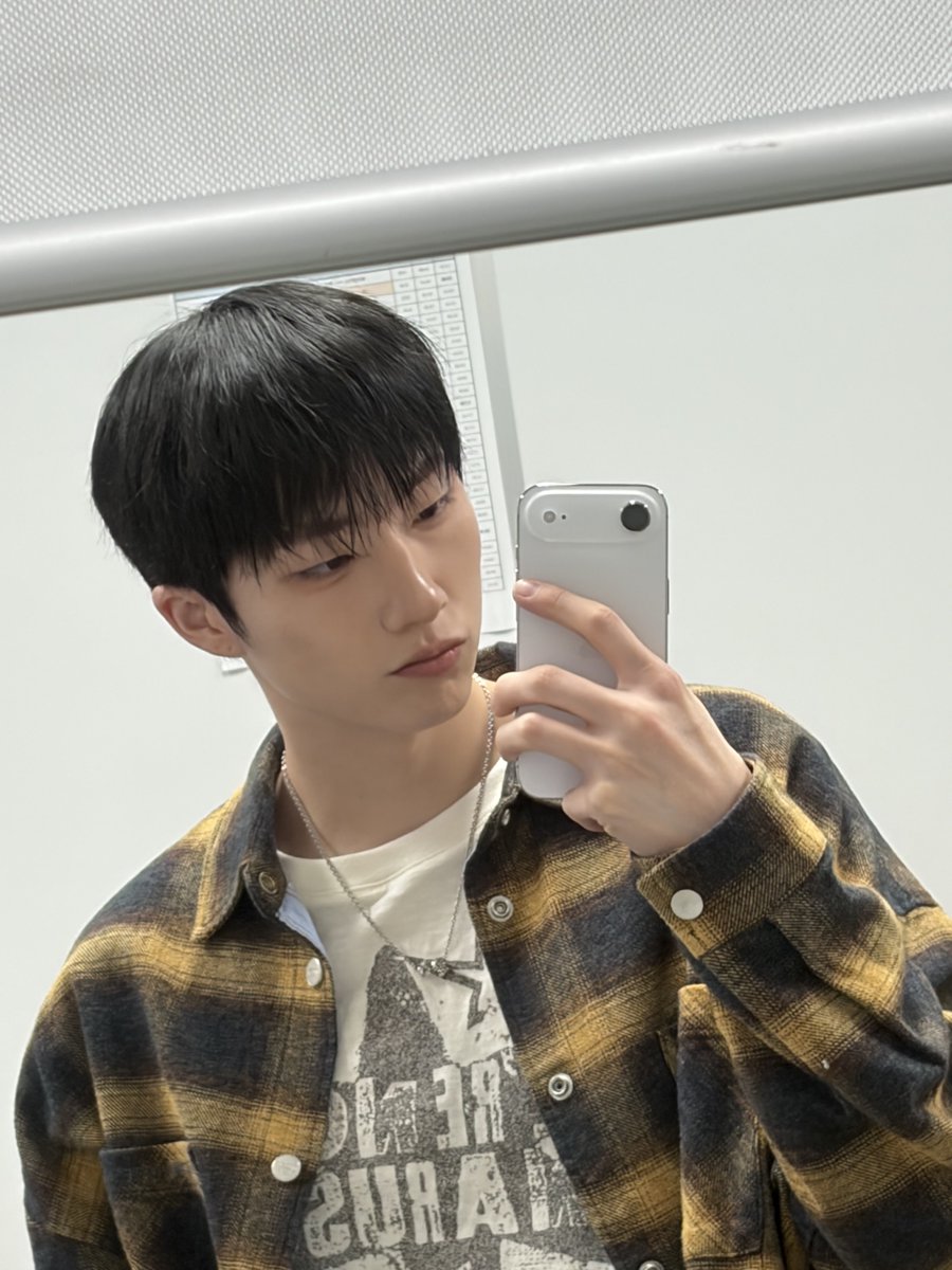 P1H_members's tweet photo. 화요일도 수고 많았습니다:)👊

#P1Harmony #JIUNG https://t.co/OpYGBzmr2E