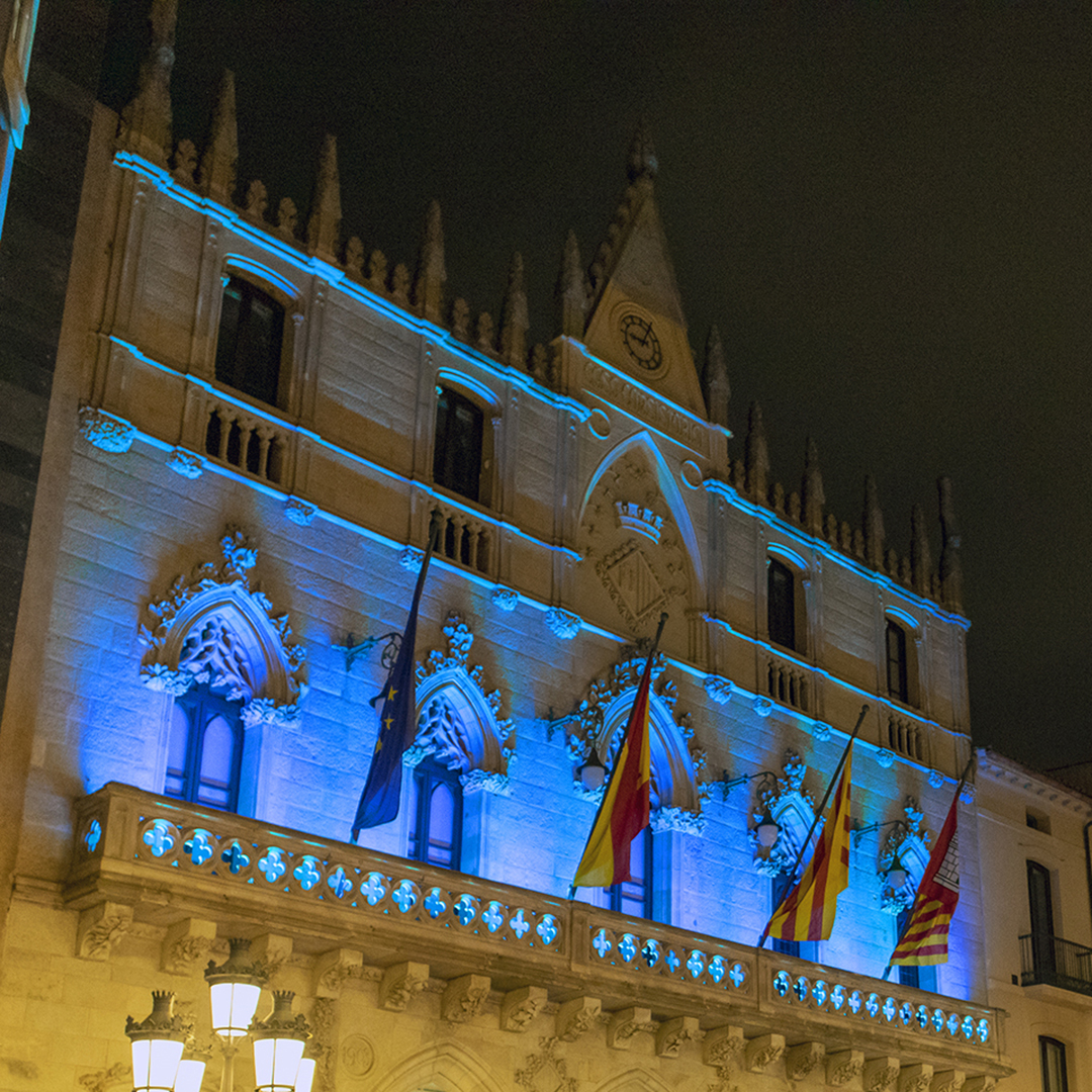ajterrassa's tweet photo. 💙Avui 8 de juliol, #DiaMundial de l’#Al·lèrgia
🏛️ Il·luminem de blau l’Ajuntament i el Monument de la Dona per donar visibilitat i sensibilitzar 🤝
https://t.co/IudEsaJ8N0
💙 https://t.co/omxLaEzq2b