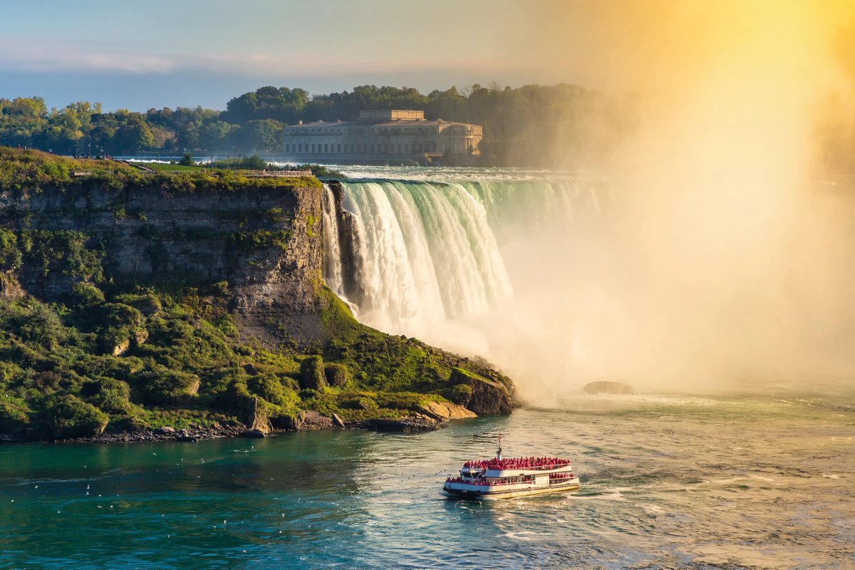MyCanadaTrips's tweet photo. Discover the best of Canada on our 16-night Niagara Falls &amp; Rockies Delights holiday!

Experience #NiagaraFalls, the #CanadianRockies, #Vancouver, #Victoria &amp; #Whistler, plus travel aboard #RockyMountaineer in GoldLeaf Service. 🚆🐋🏔️

Find out more: https://t.co/MJ0193ynKC https://t.co/asAG106d7r