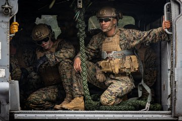 CsisUSAChair's tweet photo. Precision. Speed. Readiness. U.S. Marines with the 3rd Marine Division conduct fast-rope training from an MH-60S Seahawk during Fuji Viper 26.3 in Japan, strengthening rapid insertion capabilities. ๐๐บ๐ธ๐ฏ๐ต #USMC #PACOM https://t.co/H3KPGX9HVn