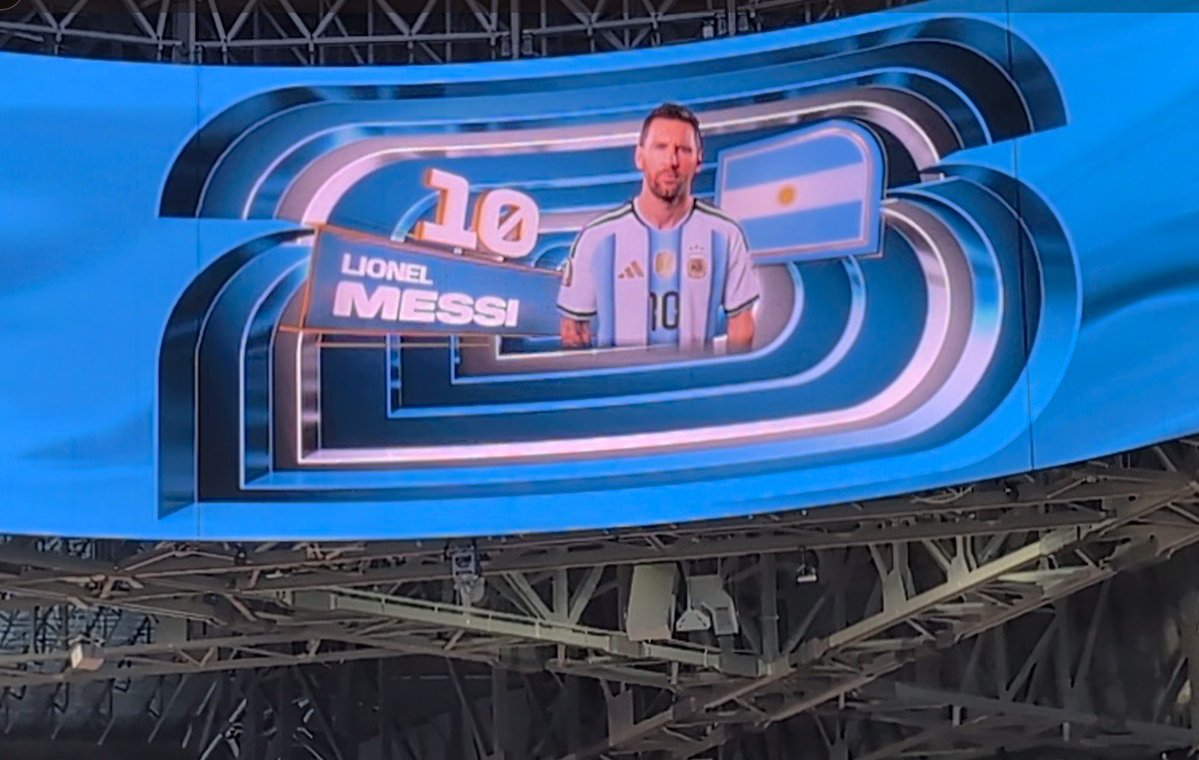 PaulFromFox5's tweet photo. Messi on the Halo Board 🇦🇷 Argentina takes on Egypt inside Atlanta Stadium at Noon ⚽🏟️ @GoodDayAtlanta https://t.co/yMhcuJOgEh