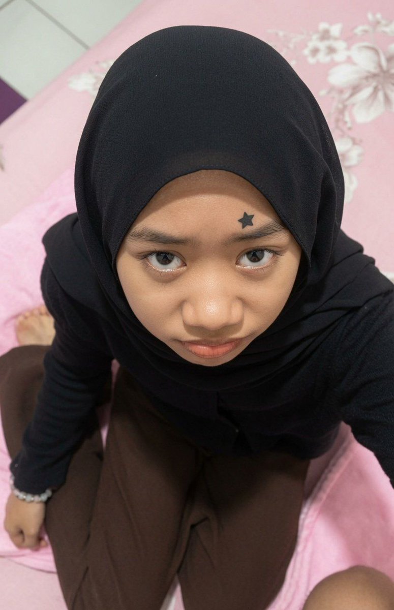 Tengah_malam02's tweet photo. Adek hijab 

https://t.co/X2T5moUn2r https://t.co/jTY5Jg2lfd