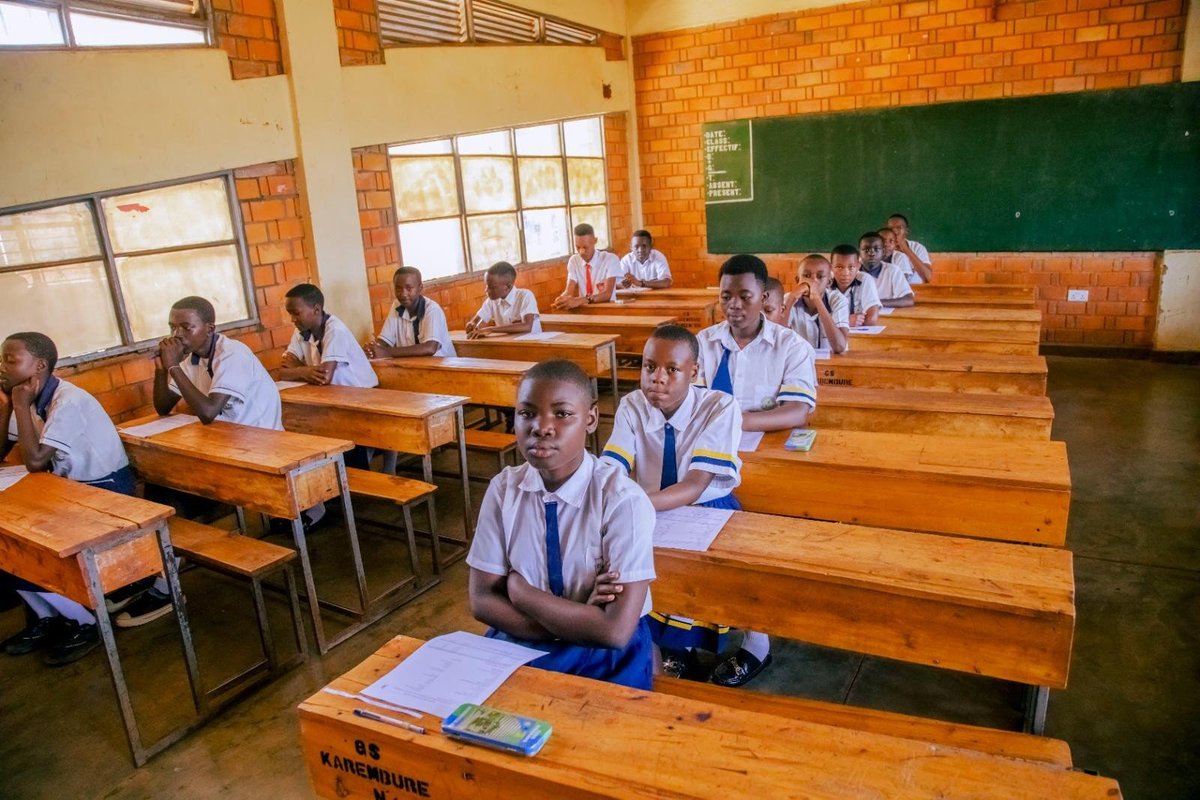 Rwanda_Edu's tweet photo. Today, 277,452 candidates across Rwanda began sitting for the 2025/2026 Primary Leaving Examinations (PLE), taking place from 7–9 July 2026.
The national launch was led by Minister of Education @JoNsengimana and Minister of State for Education @ClaudetteIrere. Senior officials from the Ministry of Education and its affiliated institutions were also deployed across the country to oversee the examinations.
