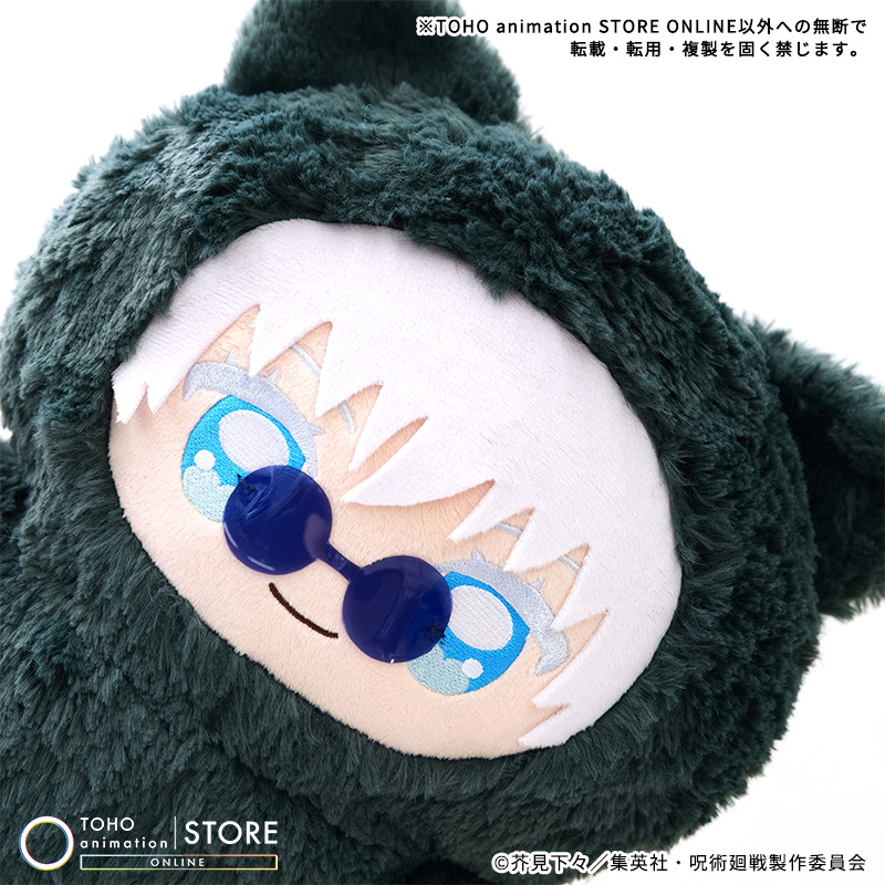 TOHOanimeSTORE's tweet photo. 【#呪術廻戦】 

第2期「#懐玉・玉折 」より、#五条悟 の
ちょいでかちみけもますこっとを数量限定でご予約受付中！

両手に抱えられるちょっと大きめのサイズがポイント！
足の裏までふかふか素材です！
ちみけもますこっとの約3倍の大きさ！！

お届け：2026年9月以降順次

🛒ご予約はこちら
https://t.co/5NSr4GeWMy
#JujutsuKaisen #アニメ呪術廻戦5周年　#TOHOanimationSTOREONLINE