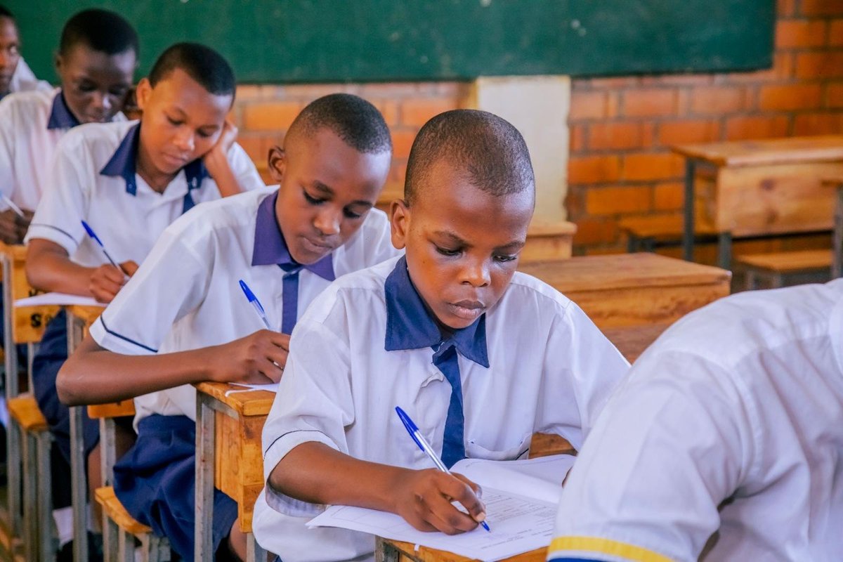 Rwanda_Edu's tweet photo. Today, 277,452 candidates across Rwanda began sitting for the 2025/2026 Primary Leaving Examinations (PLE), taking place from 7–9 July 2026.
The national launch was led by Minister of Education @JoNsengimana and Minister of State for Education @ClaudetteIrere. Senior officials from the Ministry of Education and its affiliated institutions were also deployed across the country to oversee the examinations.