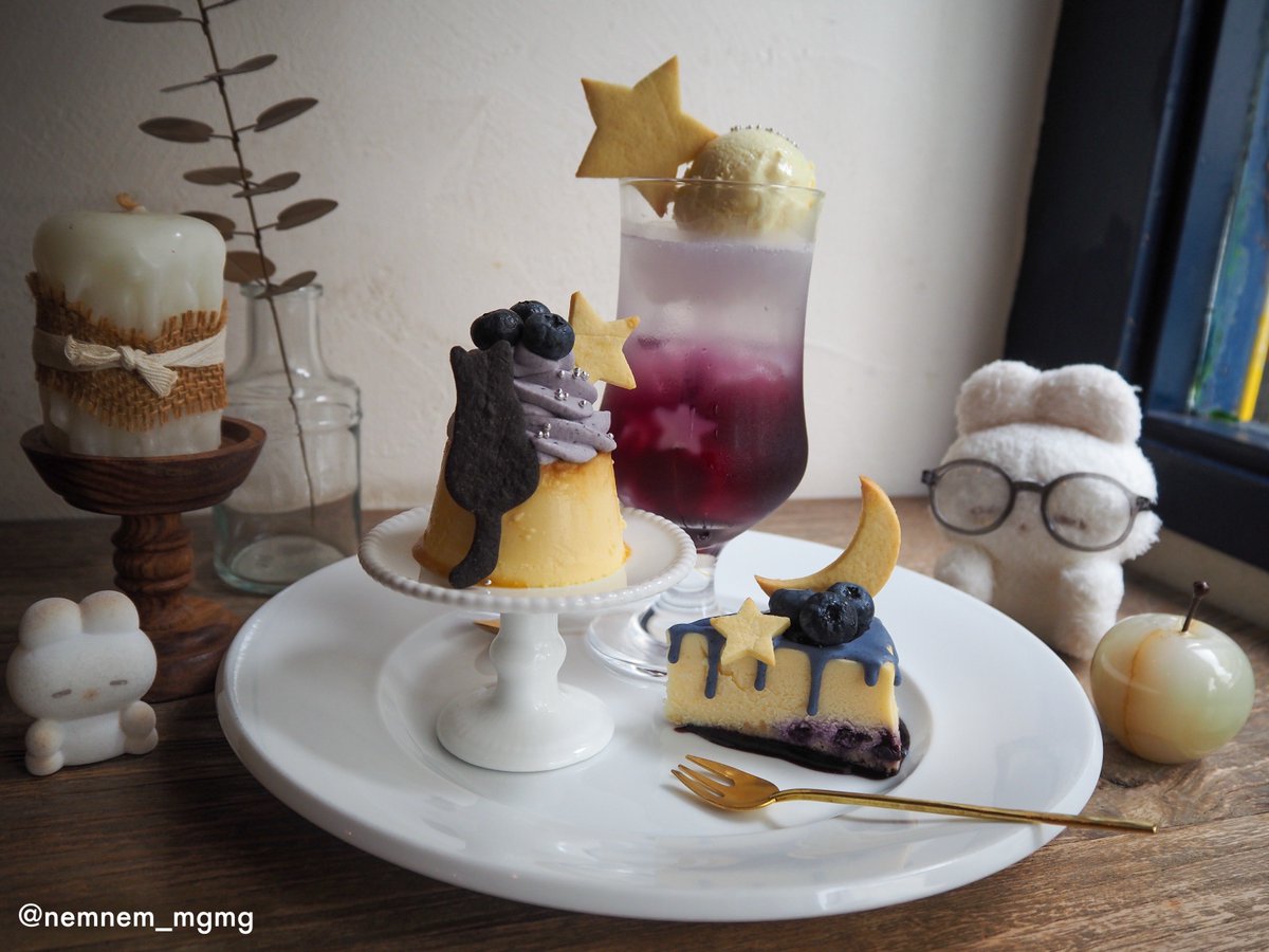 nemnem_mgmg's tweet photo. 神奈川・横浜にあるカフェの七夕スイーツで気分は天体観測🐰🌟
ねむちゃんと黒猫ちゃんの願い事は何かな？🐈‍⬛🌙 https://t.co/EFBuWOyTvL