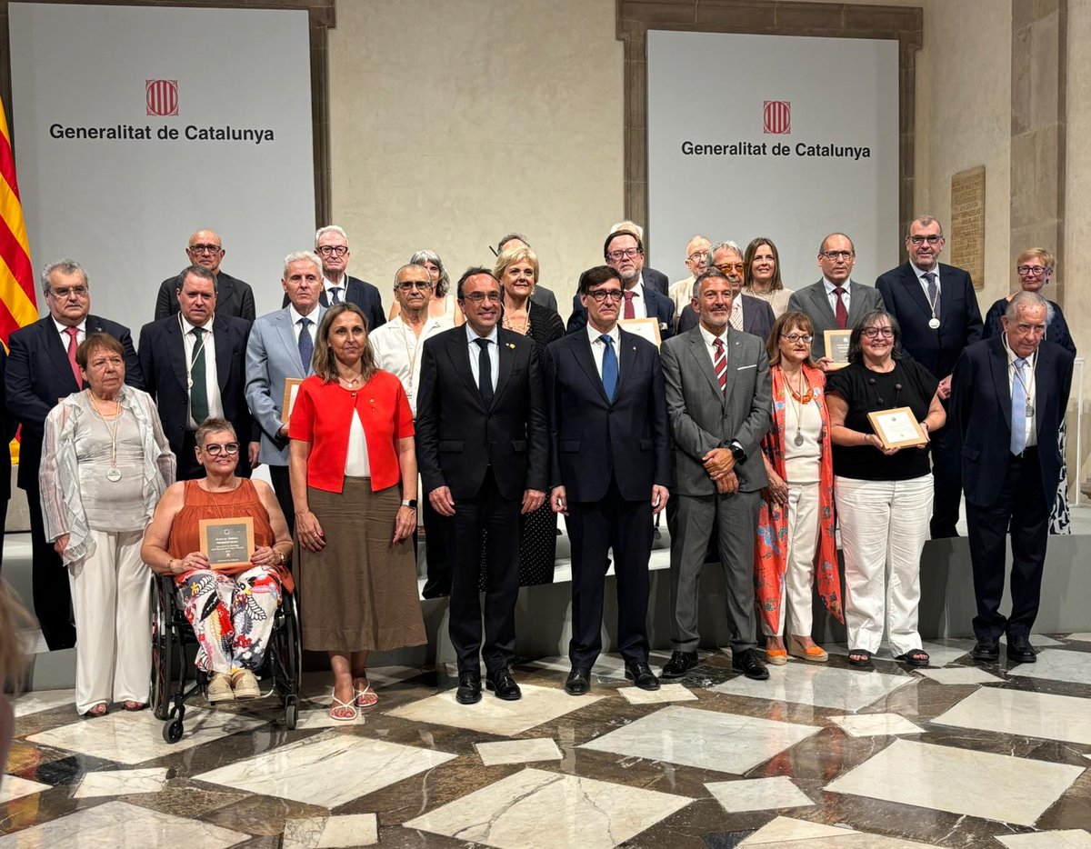 FundacioMaresme's tweet photo. La #FundacióMaresme rep una de les sis Plaques al Treball President Macià 2025, un dels reconeixements més rellevants que atorga la @gencat en l'àmbit laboral. Gràcies, @CambraBCN, per impulsar la nostra candidatura. Llegeix la notícia sencera⤵️
https://t.co/10TveRtDBO https://t.co/U97S7zyCma