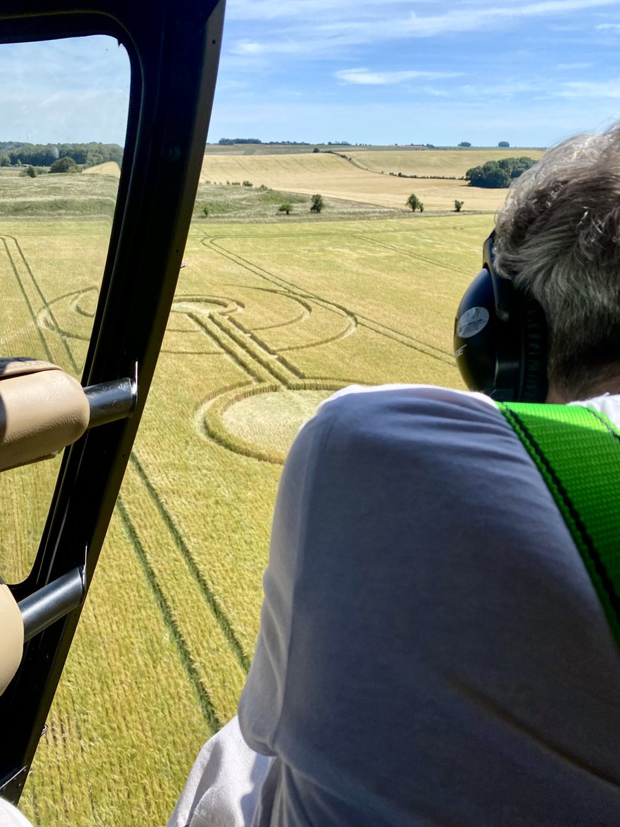 Karenalexphi's tweet photo. Nice day for a flight over some of the latest crop circles. Pictures coming soon!

#cropcircles https://t.co/8uhuaGjnrg