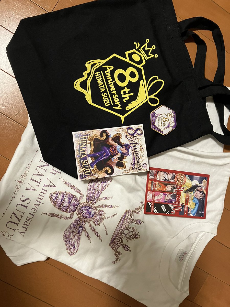 404shun773's tweet photo. #ひなた鈴8周年
女王蜂はピラミッドの頂点では無くコロニーの中心的存在で劇場における鈴ちゃんの存在もそうなのだと思います。
可愛いから格好いい迄の幅が目を見張ます。エロは？と言うと全身を濡らす汗で、女王蜂だけが出す特別なフェロモンの様です。
周年期間に観れて良かった
思い出品（宝物）↓ https://t.co/skjlczMNEy