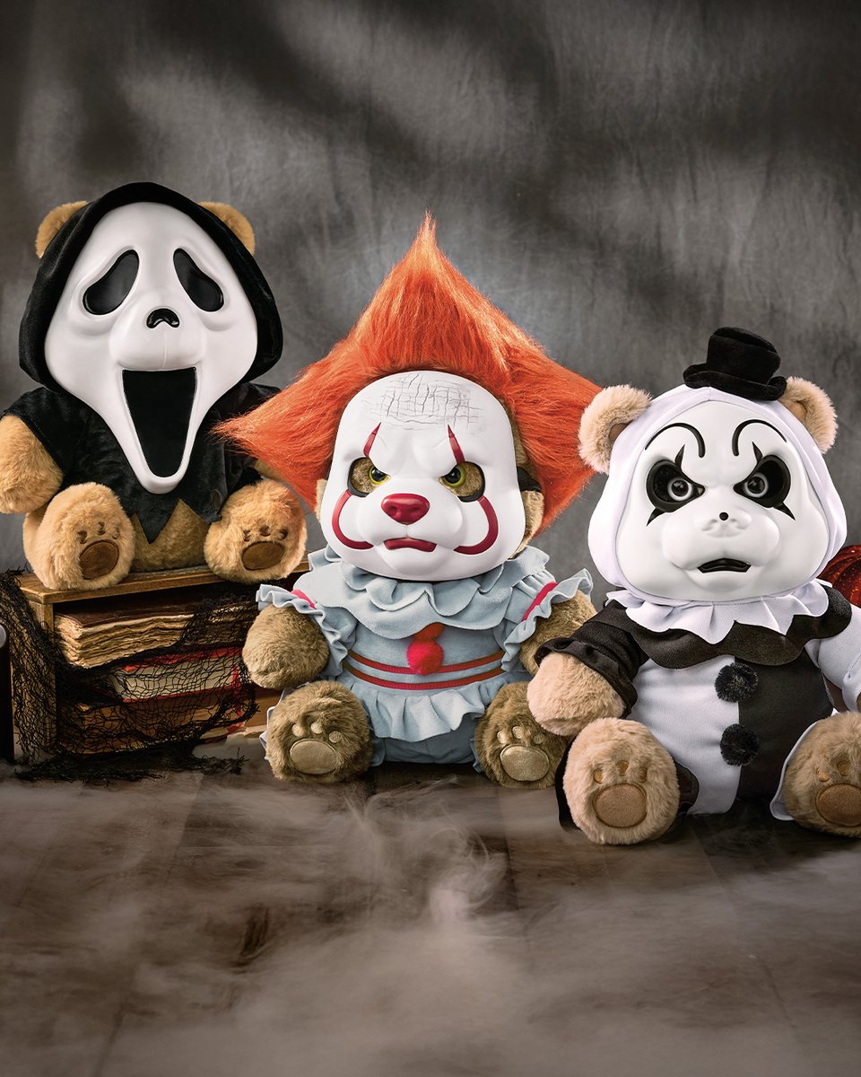 SpiritHalloween's tweet photo. Slashers you can snuggle. 🧸🔪 Which Teddy Terror are you taking home?​

​Shop Teddy Terrors ➡️ https://t.co/u3FAxBRehD https://t.co/Sh6fBoH5us