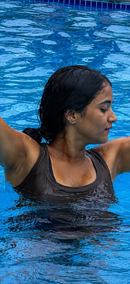 Rathifellow1's tweet photo. Deepthi sunaina armss 🤤🥵👅 https://t.co/Iz78COzutu