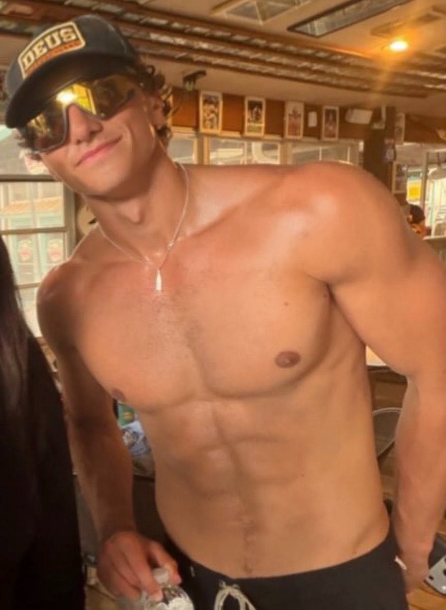 smooshdummy's tweet photo. I mean Gavin’s just too sexy https://t.co/fqkddiQDrb