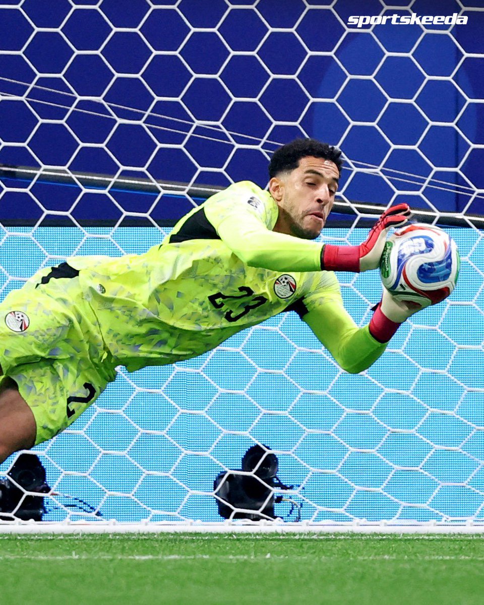 skworldfootball's tweet photo. 𝗠𝗢𝗦𝗧𝗔𝗙𝗔 𝗦𝗛𝗢𝗕𝗘𝗜𝗥 𝗜𝗦 𝗢𝗡 𝗙𝗜𝗥𝗘!!! 🔥🇪🇬
The Egypt goalkeeper is delivering a spectacular performance so far against Argentina. 🧱😎
Big saves. Huge confidence. Massive moment. 🧤
#Egypt #MostafaShobeir #Argentina #FIFAWorldCup #WC2026 https://t.co/aoBEh6EMph