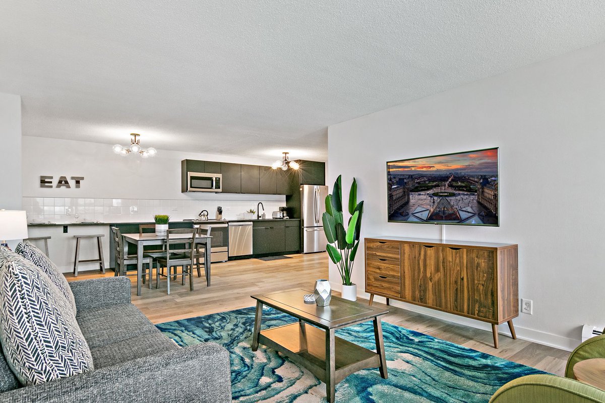 CaganManagement's tweet photo. 📍 930 North Blvd 📍

🔑 Located in Oak Park
🔑 Modern 1 bedroom apartment*
🔑 Stainless steel appliances
🔑 Laundry on-site
🔑 Private balcony
🔑 Pet friendly
🔑 Parking lot

*This unit does not come furnished.

☎️ (847) 707-8046 (call)
✉️ chris@velocitygroupre.com https://t.co/6S1wLK3o6U