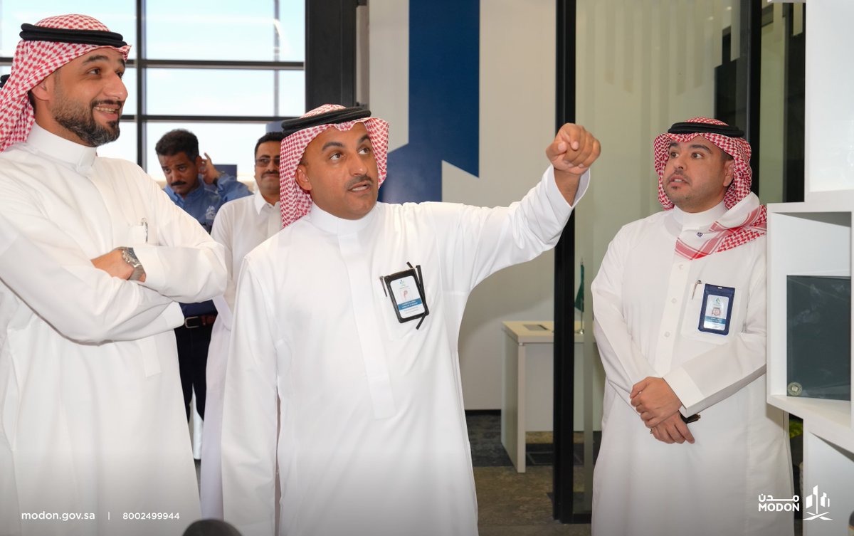 modon_ksa's tweet photo. خطوةٌ جديدة تعزز كفاءة الخدمات وتدعم رحلة المستثمر الصناعي.. دشّنت "مدن" المبنى الإداري بالمدينة الصناعية بالباحة، بما يسهم في توفير بيئة عمل أكثر تكاملًا، والارتقاء بجودة الخدمات المقدمة للمستثمرين. https://t.co/sPlVPpwHLj
