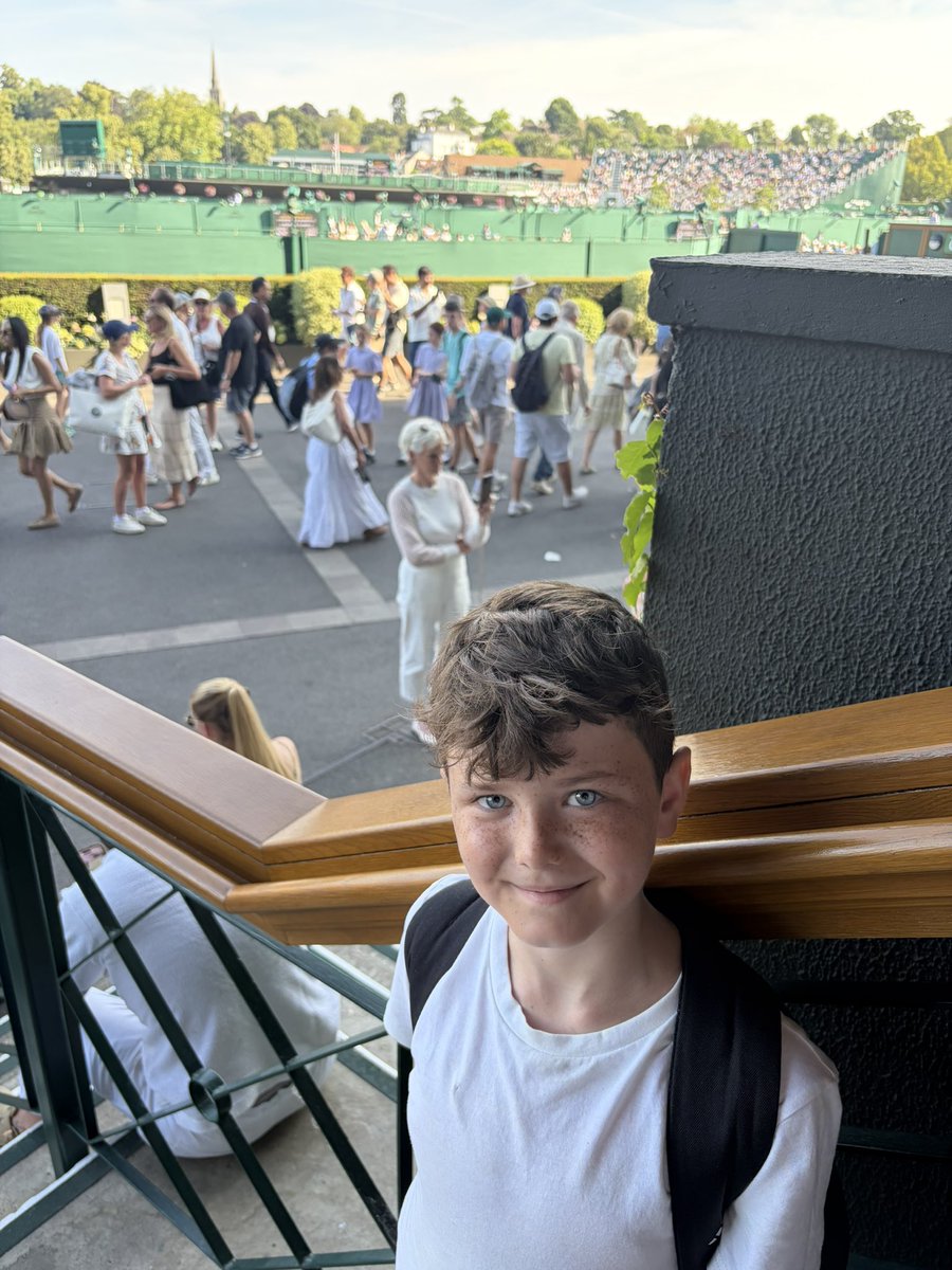 HurstParkSchool's tweet photo. From courtside action to baseline crusts... and meeting Judy Murray in between?! 🎾🍕📸 Safe to say we wrapped up an amazing day at Wimbledon the absolute best way possible.

@LEOacademies https://t.co/VgrRsrRZwJ