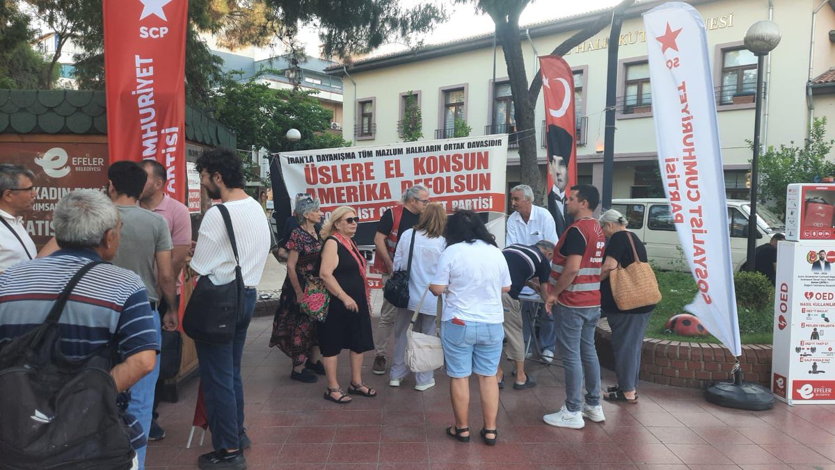 SCPGenelMerkez's tweet photo. Sosyalist Cumhuriyet Partisi Aydın İl Örgütümüz, 7-8 Temmuz’da Ankara’da gerçekleştirilen NATO Zirvesi’ne karşı yürüttüğümüz mücadele kapsamında Aydın’da stant açarak bildirilerimizi halkımızla buluşturdu.

Emperyalizmin savaş ve işgal politikalarının başlıca aracı olan NATO’ya karşı mücadelemizi kararlılıkla sürdürüyoruz. Halkımızı emperyalizme, işbirlikçiliğe ve sömürü düzenine karşı örgütlü mücadeleyi büyütmeye çağırıyoruz.

Kahrolsun NATO!
Kahrolsun emperyalizm!
Yaşasın tam bağımsız ve demokratik Türkiye!

#NatoyaHayır