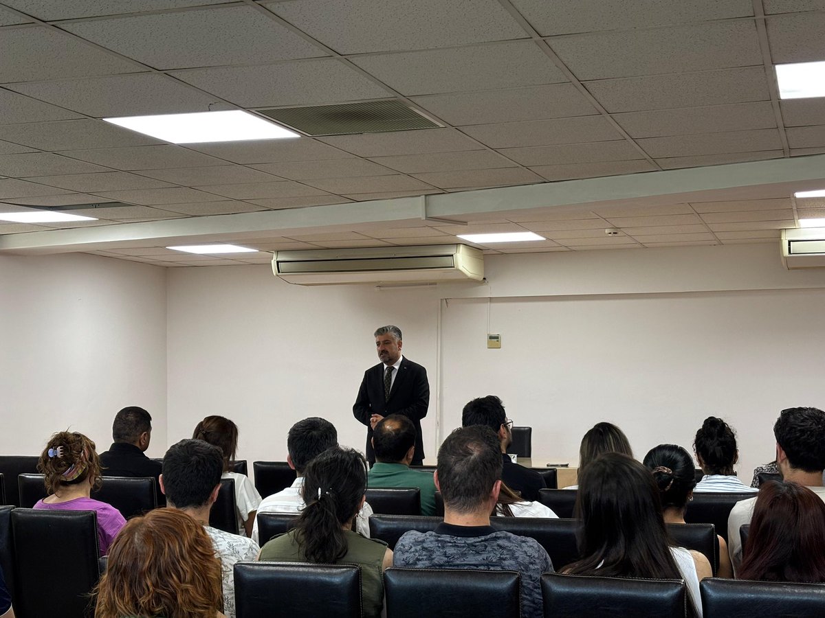 izmirASHM's tweet photo. İl Müdürümüz Abdullah KÖMÜRCÜOĞLU, İl Müdürlüğümüz bünyesinde görev yapan meslek elemanlarıyla personel buluşmasında bir araya geldi.
Toplantıda; sahada yürütülen çalışmalar, kurum içi işleyiş, hizmet sunum süreçleri ve personelin görüş ve önerileri değerlendirildi.
İl Müdürümüz, özveriyle görev yapan tüm çalışma arkadaşlarımıza teşekkür ederek, kurum içi iletişim, iş birliği ve ortak çalışma kültürünün önemine vurgu yaptı.
Personelimizin görüş ve önerileriyle hizmet kalitemizi güçlendirmeye devam ediyoruz.
@tcailesosyal