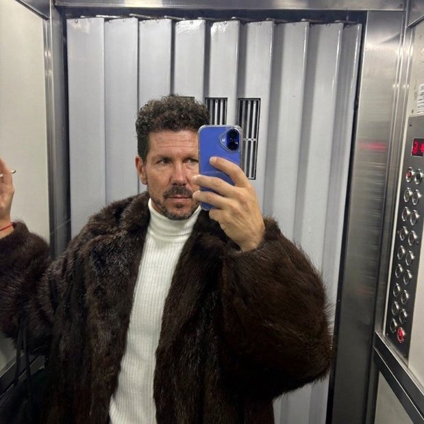 infarruco's tweet photo. Los outfits de El Cholo son otra cosa >>>> https://t.co/0jitthGlsZ