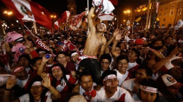ErrorArbitralTR's tweet photo. “No puedes celebrar un gol que no es de tu selección” 

EL MUNDO ENTERO GRITANDO EL GOL DE EGIPTO: https://t.co/8GgdKax3ql