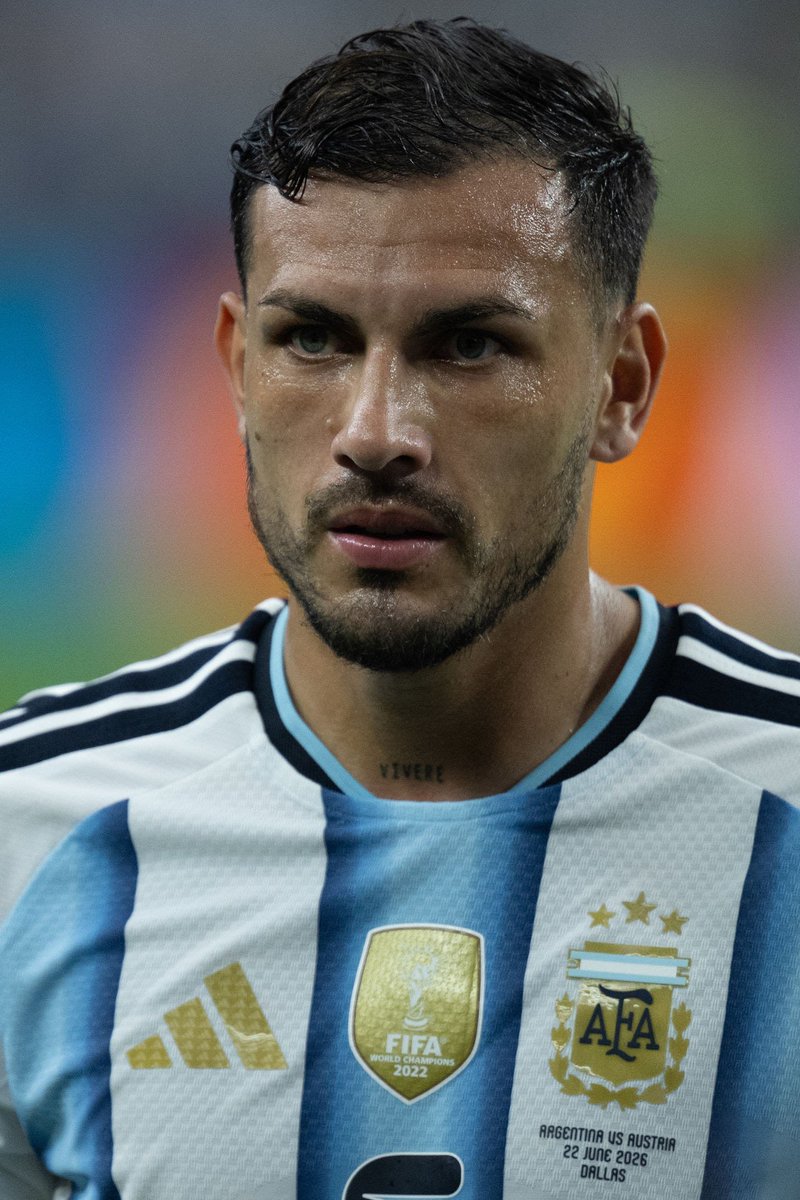 AtletiOnTop's tweet photo. ¿Alguien me explica por qué Paredes estando completamente acabado es titular en un Mundial con Argentina? 
No entiendo que aporta, es un paquete. https://t.co/YXsA9qzHnF