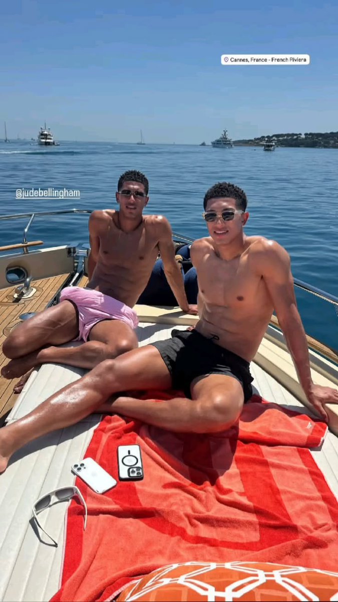 evilstea's tweet photo. Solo para recordarles que hay dos Bellingham, Jude y Jobe. https://t.co/1GyrA03Yvs