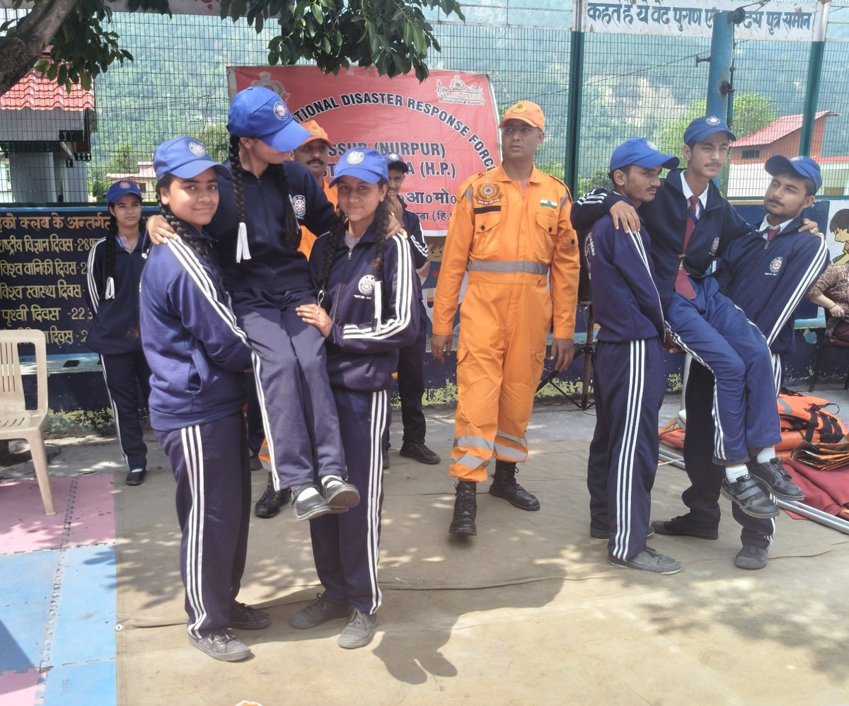 14NDRF's tweet photo. 14th NDRF conducted One Day Disaster Management training program for NSS Volunteers at  G.S.S.S Sarol, Distt- Chamba(H.P) on 07 july 2026.
Beneficiaries-28 (NSS Volunteers) https://t.co/UYJKh6Wna5