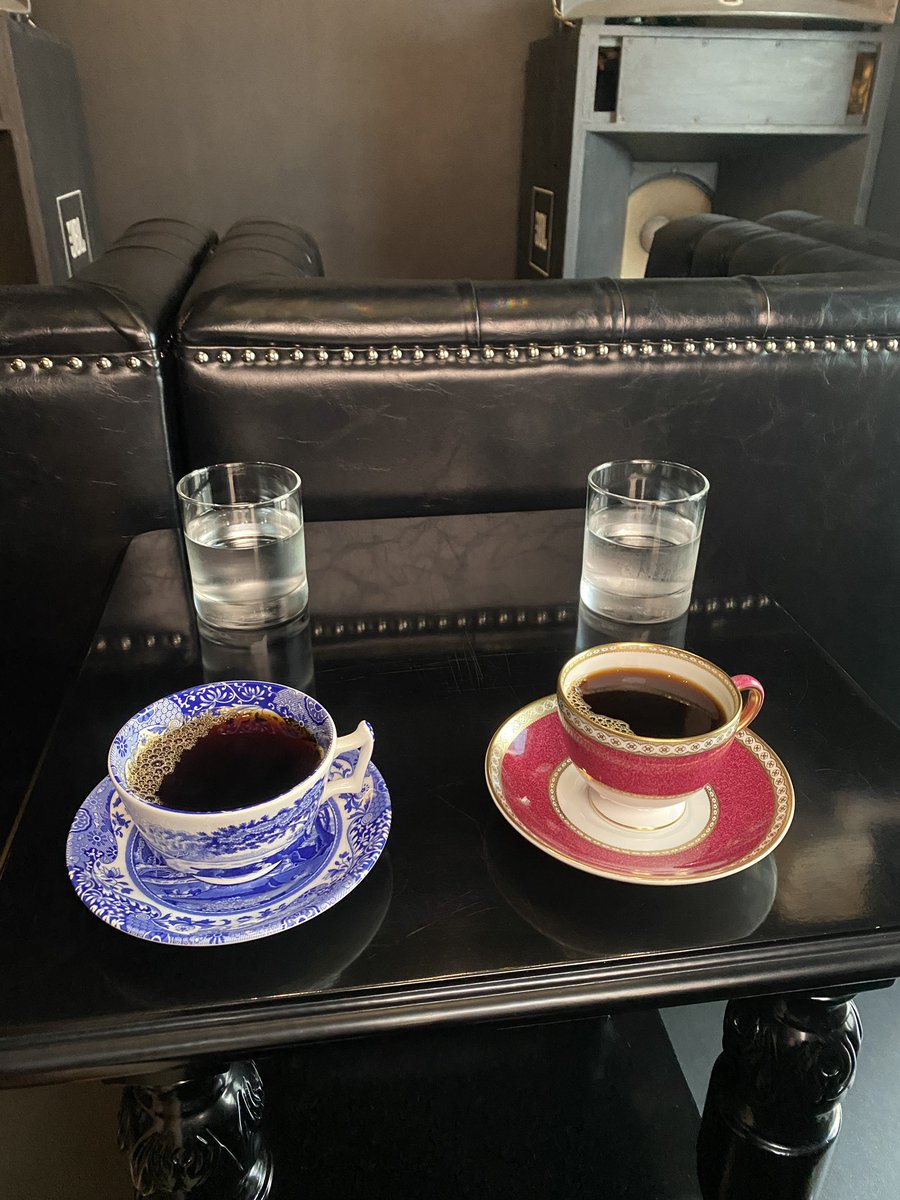 nuna223310's tweet photo. 📍 JAZZ COFFEE INCUS 

노래 들으면서 편하게 커피마시고 싶어서 가본 곳 대화금지 카페이고 한시간에 음료 한잔은 시켜야함 편하게 앉아서 재즈 들으면서 커피마시니까 너무 좋았음 엄마의 좁은 어깨에 기대서 잠도 잤음 https://t.co/tAARZOrnKH
