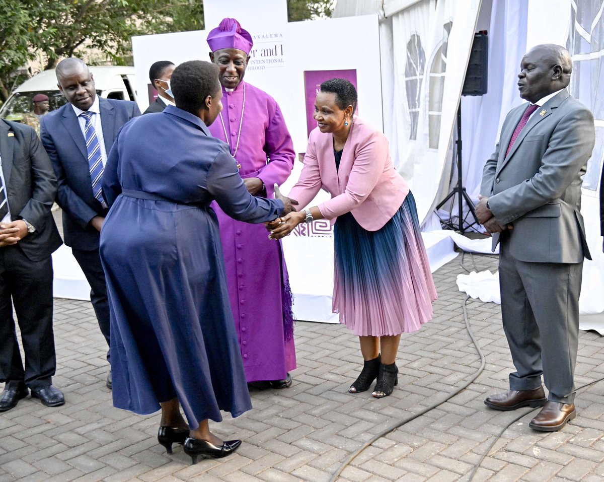 ShieldInvestors's tweet photo. ONGOING: 

H.E. Vice President @jessica_alupo joins Col. @edthnaka for the launch of her book, My Father and I: The Power of Intentional Fatherhood, a powerful reflection on the transformative role of intentional fatherhood in shaping families and society. 

#MyFatherAndI https://t.co/xCtpcRzloq