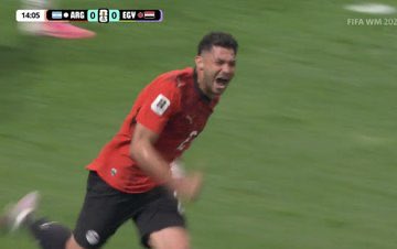 mohammedawaad's tweet photo. اديك ف السقف تمحر ..
 اديك ف الارض تفحر .. https://t.co/IoTIMUJdMs