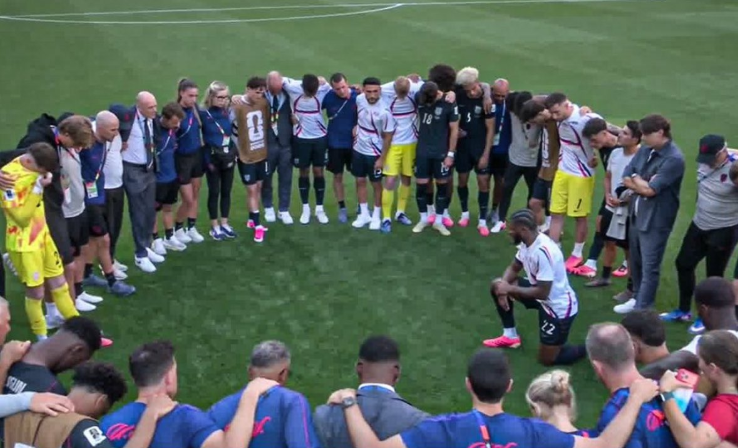 JesusSavesUs777's tweet photo. Team USA prayed after the loss to Belgium.

Praying is not about winning. It's about your relationship with God. https://t.co/3v2XCvF4Cv