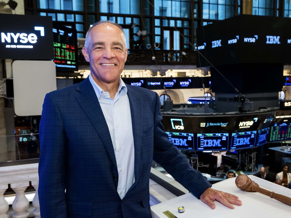 NYSE's tweet photo. "Wall Street runs on IBM"

@IBM celebrates the new IBM Z and LinuxONE systems 🎉 $IBM https://t.co/imF9Ka5GS5